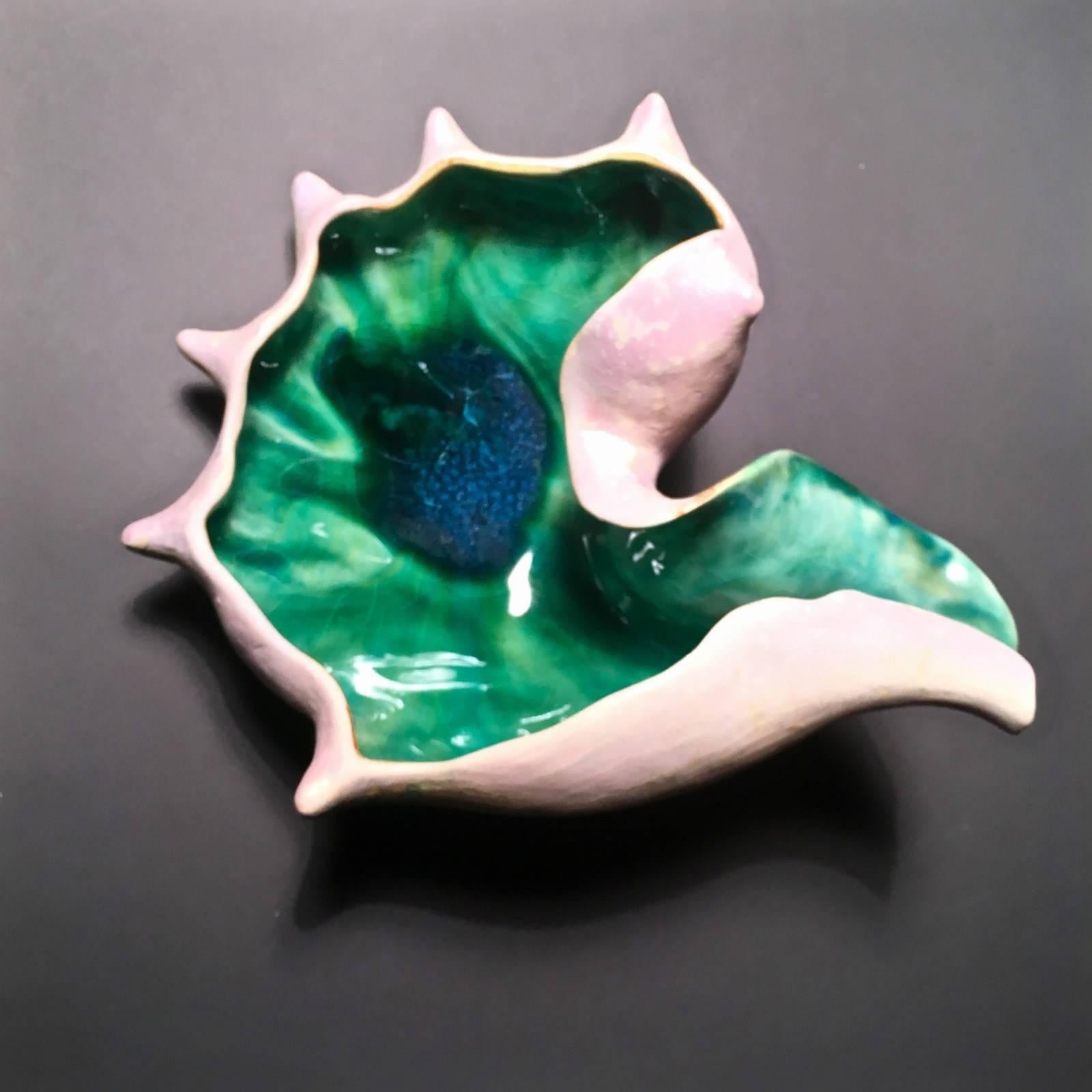 Meditation bowl inspired by a conch shell