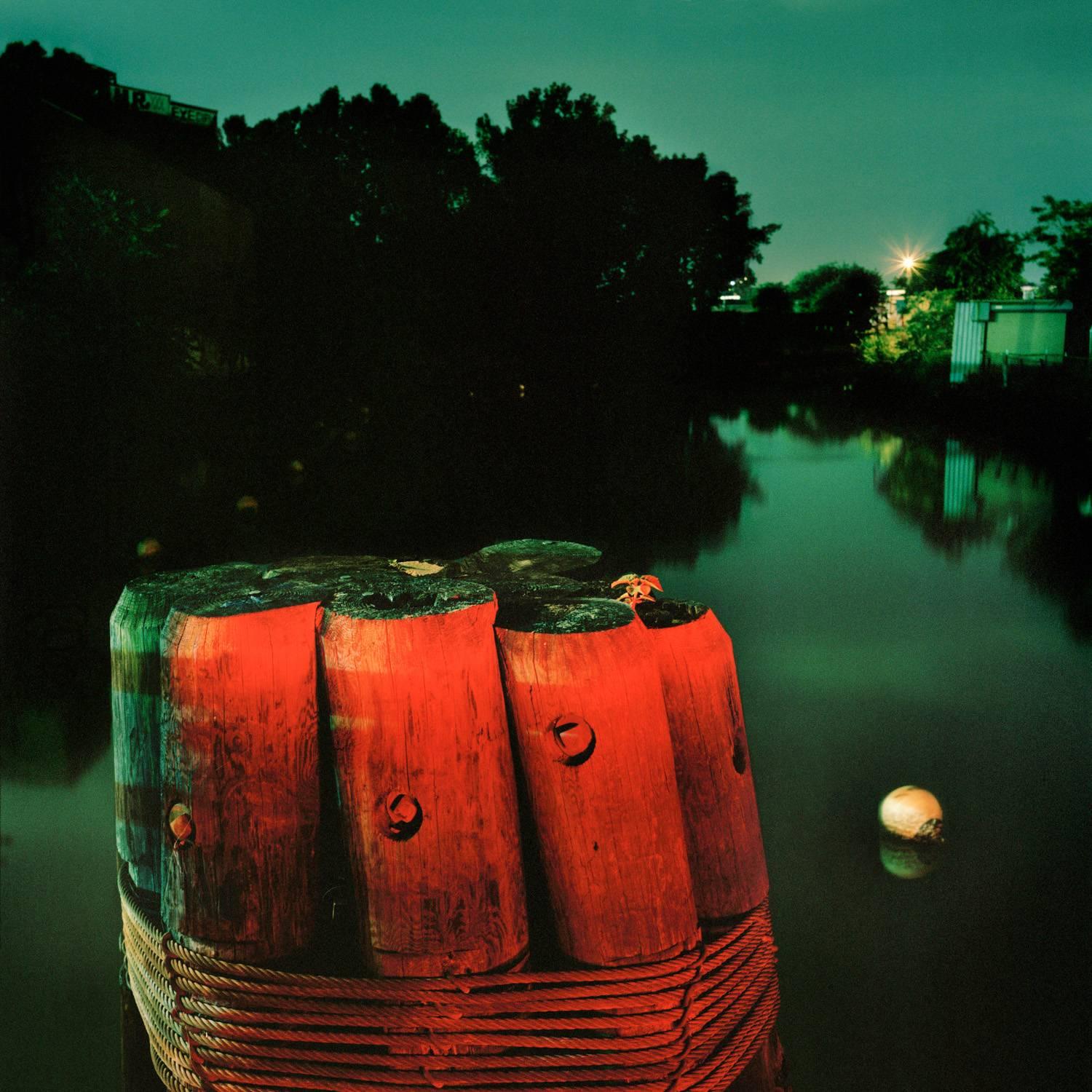 Miska Draskoczy Landscape Photograph - Red Piers 