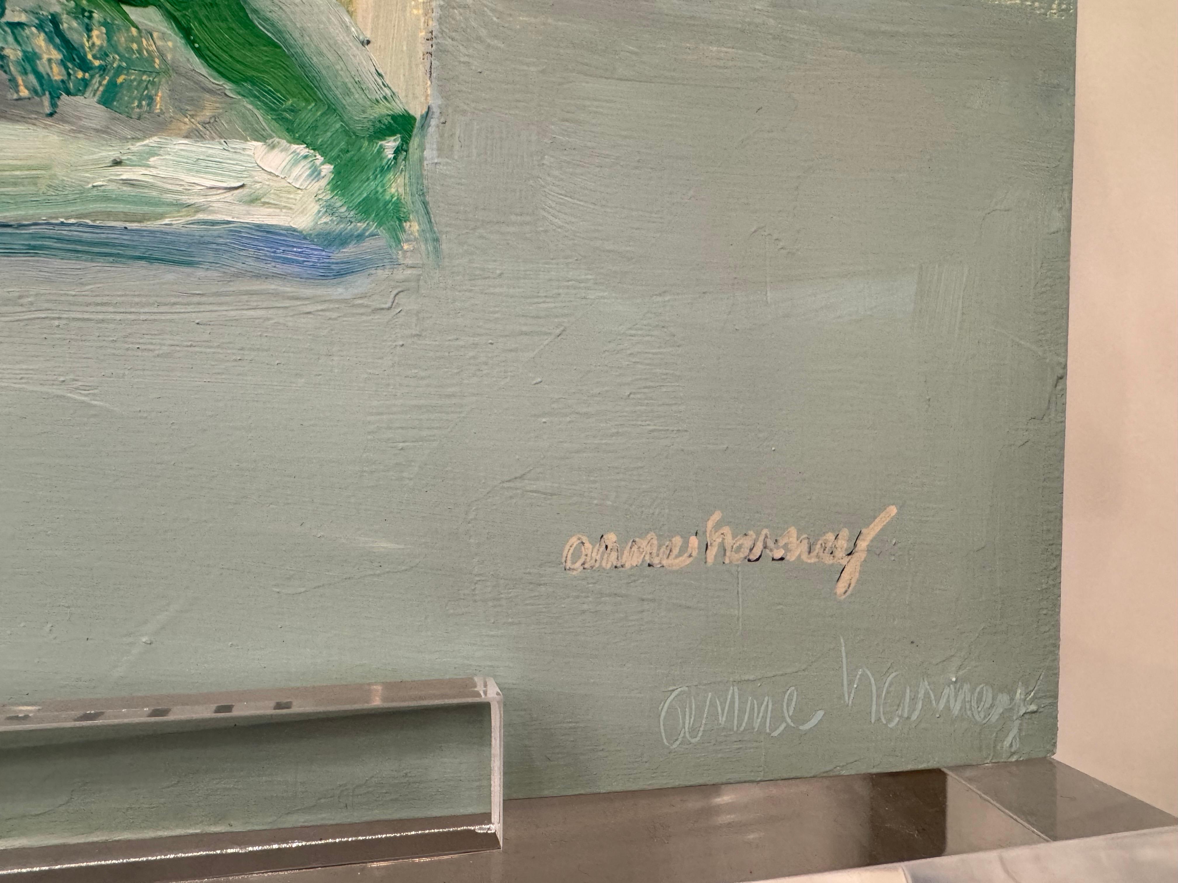 Rosas blancas de Anne Harney, pintura floral contemporánea con rosa, azul y verde en venta 3