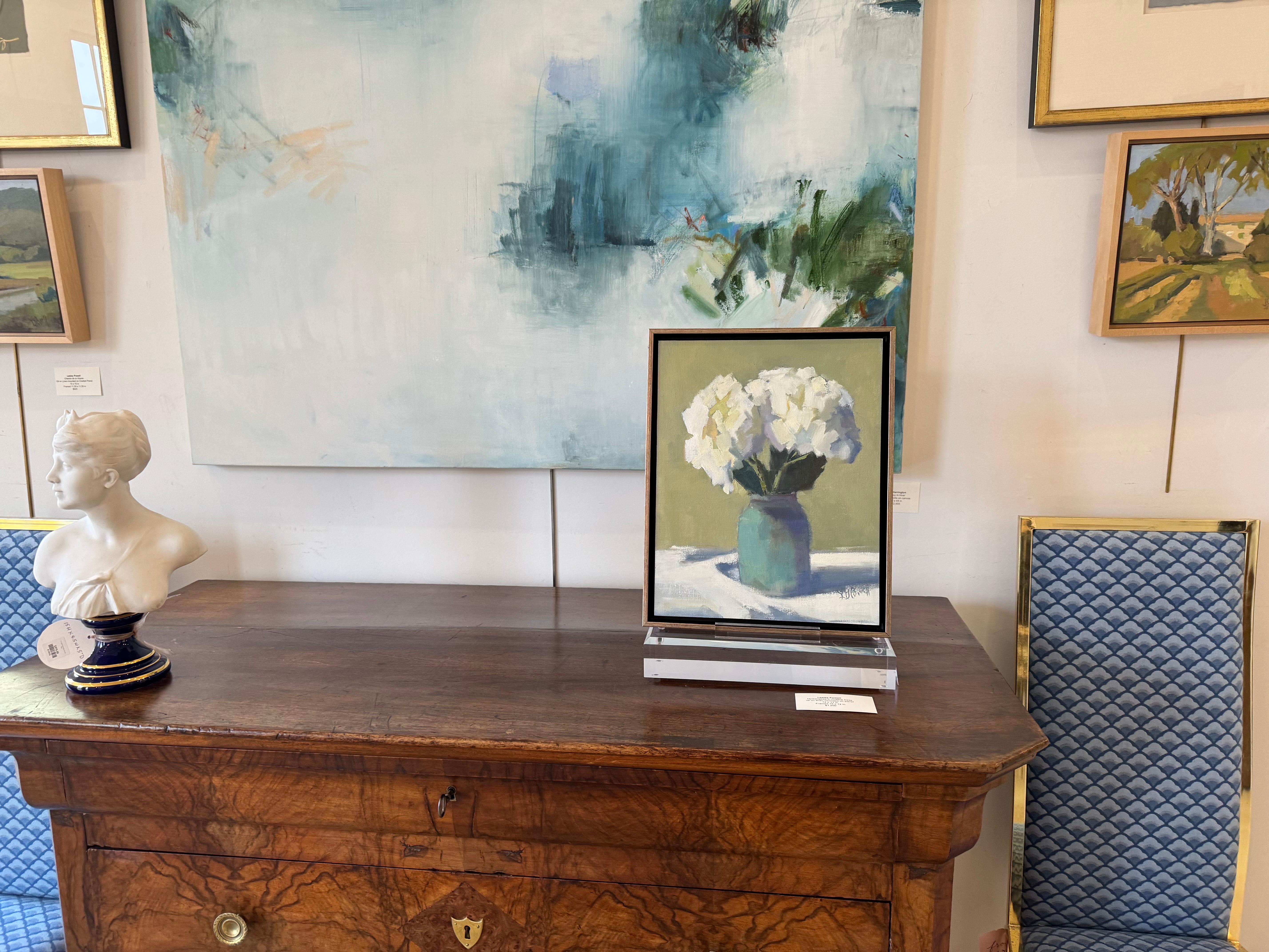 Bol vase Hydrangeas in Pottery de Lesley Powell, encadré huile sur lin Floral en vente 2