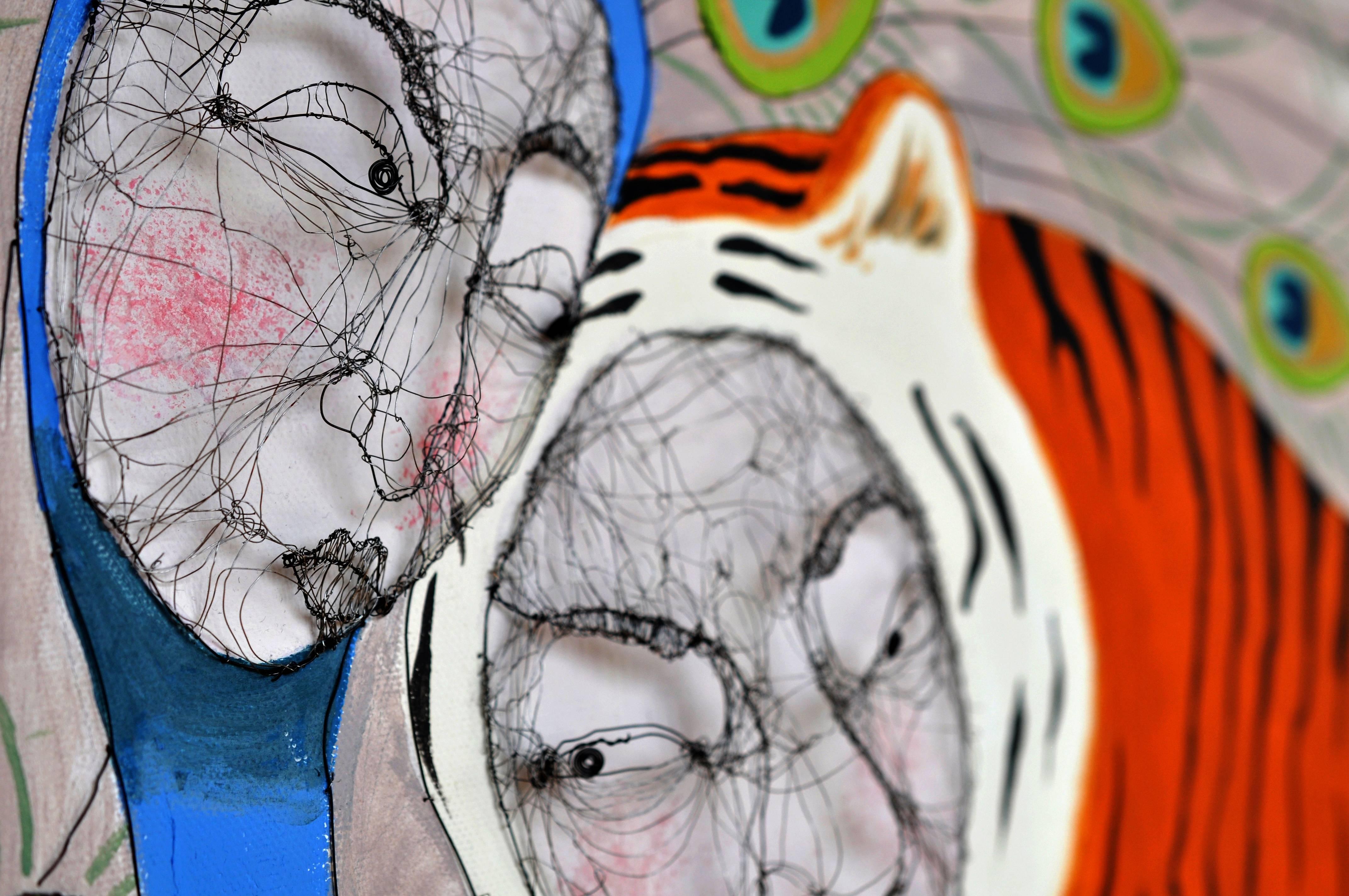 Love Is, peinture abstraite à l'huile sur toile en fil métallique avec paon et tigre - Pop Art Painting par Fiona Morley