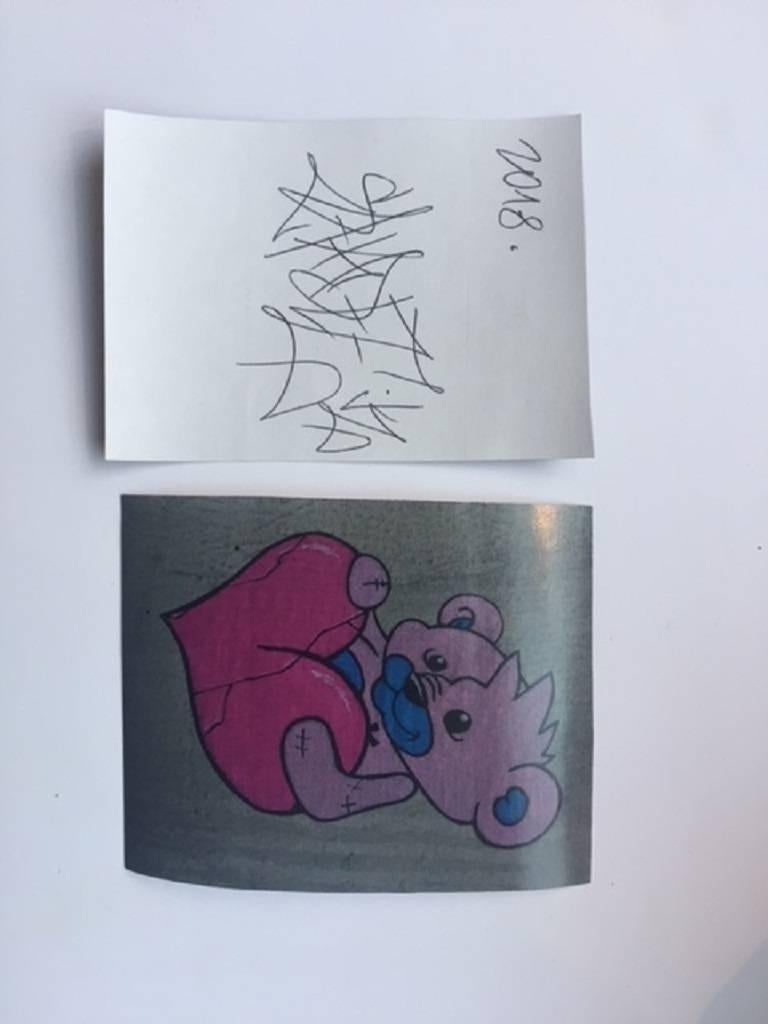 Une exclusivité exceptionnelle ! Les ours fétiches de Shadee K peints sur un vrai billet de 100 francs.

Une série unique, chaque billet étant différent. Poésie, tendresse et humour vous attendent. Un cadeau à offrir ou à se faire offrir par un