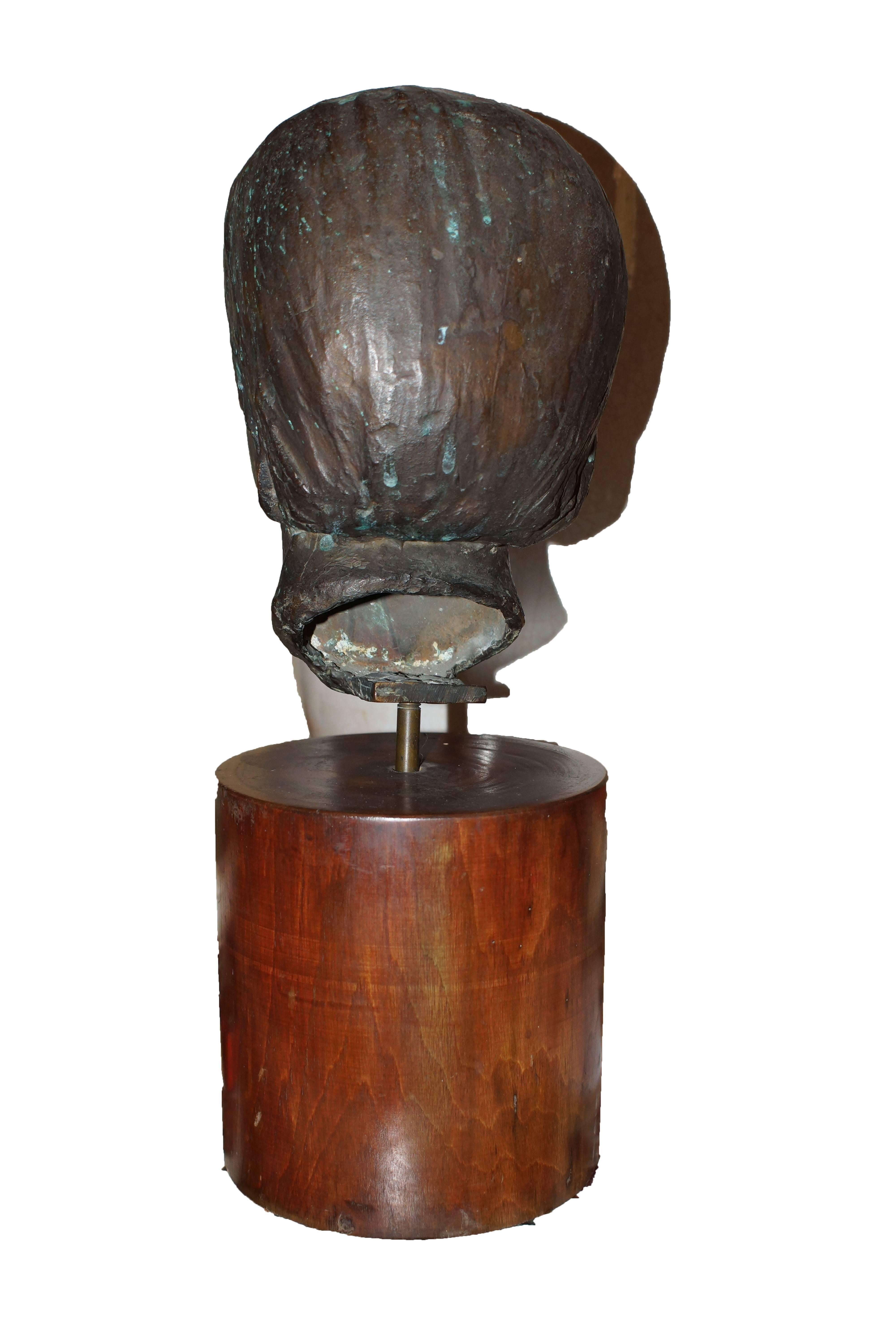 Kopf eines jungen Jungen (Gold), Figurative Sculpture, von Marino Marini