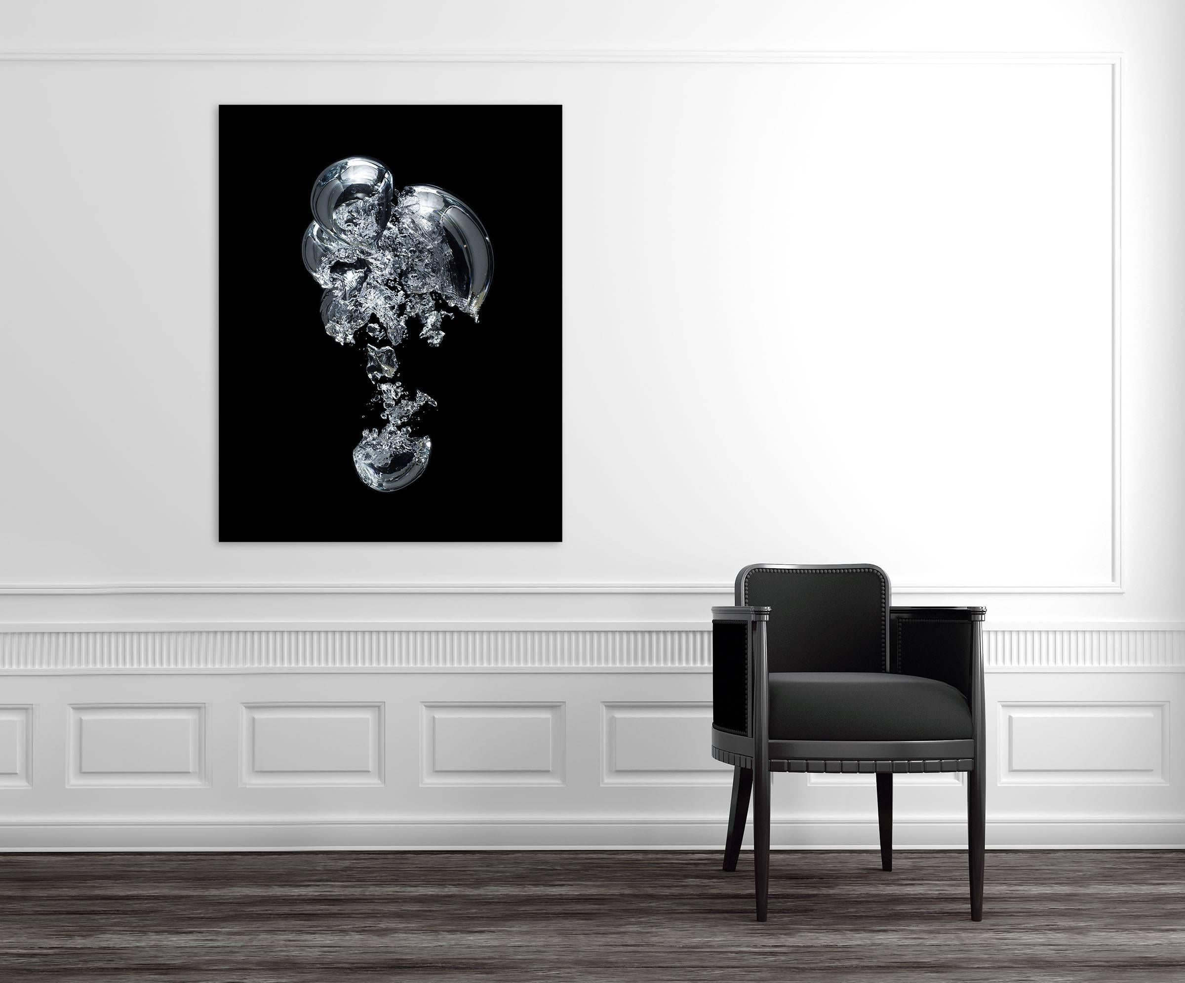 Gravity Bulle d'air 01  (Photographie abstraite) - Noir Black and White Photograph par Seb Janiak