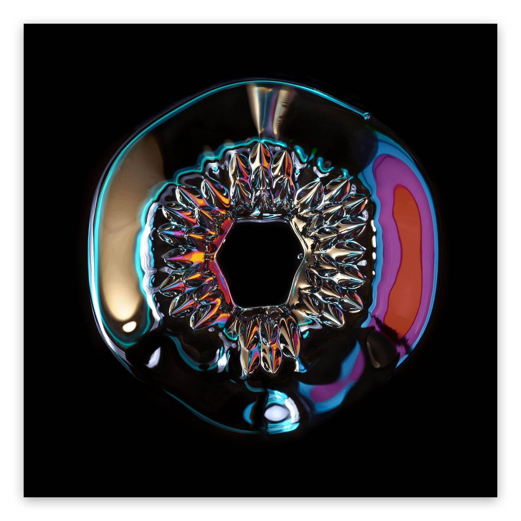 Color Photograph de Seb Janiak - Radiación magnética 11 (Fotografía abstracta)