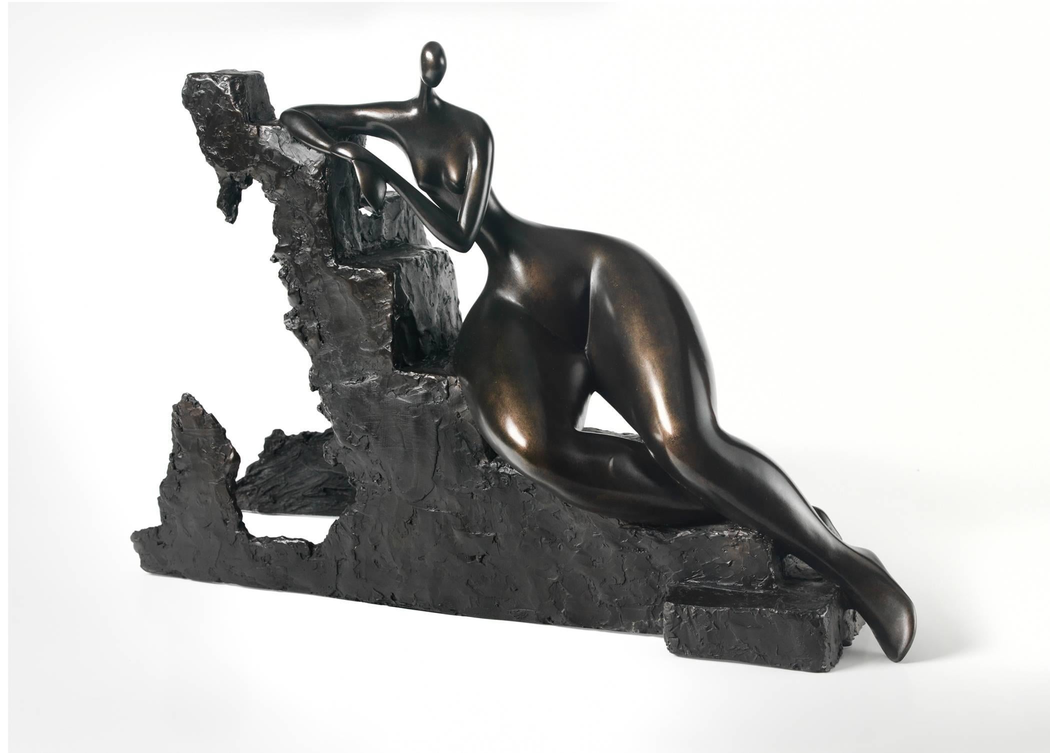 Marie Madeleine Gautier Figurative Sculpture - "C'etait le jour ou le desiquilibre" - Woman, feminine, grace, beauty