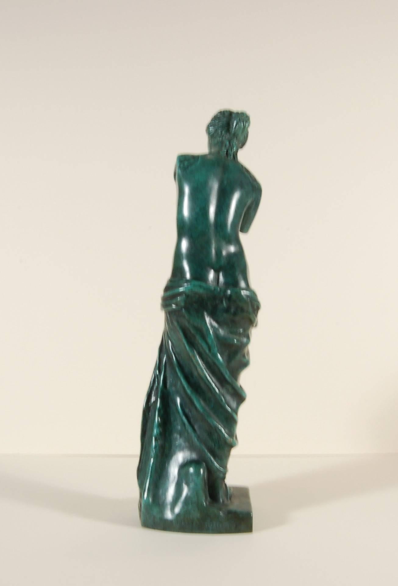 Vénus de Milo aux Tiroirs - Or Nude Sculpture par Salvador Dalí