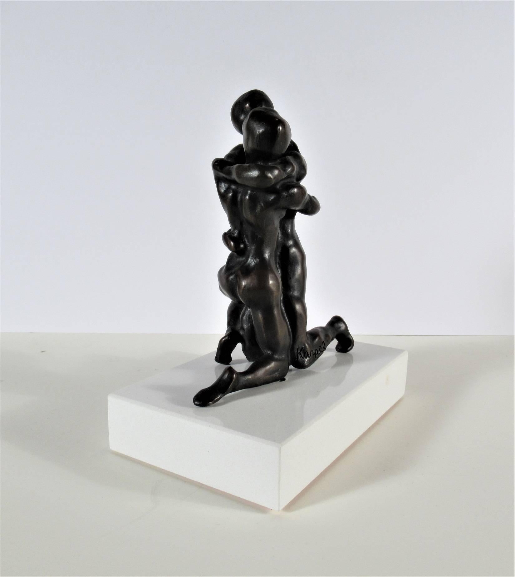 Two Lovers, Couple Embracing - Sculpture by Eli Karpel