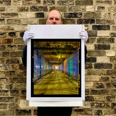 Rainbow Walk, Brighton – Fotodruck mit mehrfarbiger Stadtarchitektur