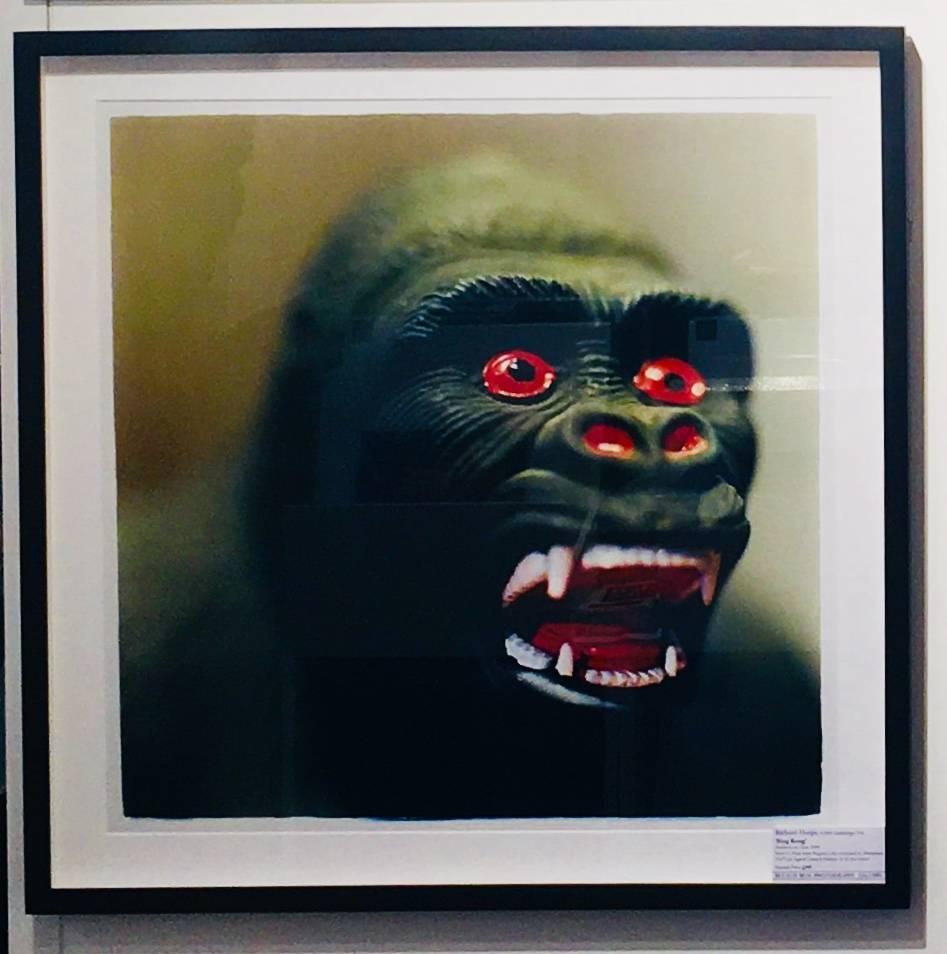 King Kong, Stockton-on-Tees, King Kong (Schwarz), Color Photograph, von Richard Heeps