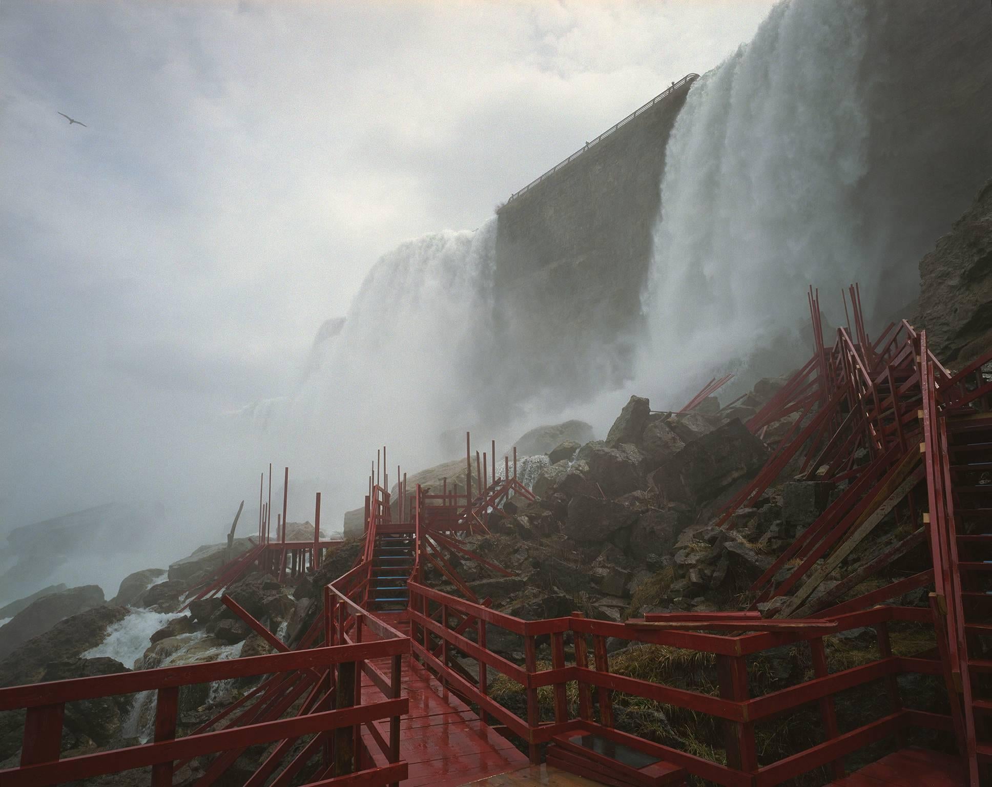 Edie Winograde Landscape Photograph - Niagara Falls, stairs