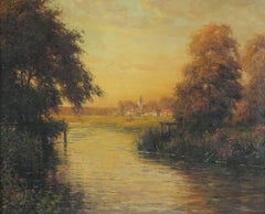 Crépuscule le long de la rivière 