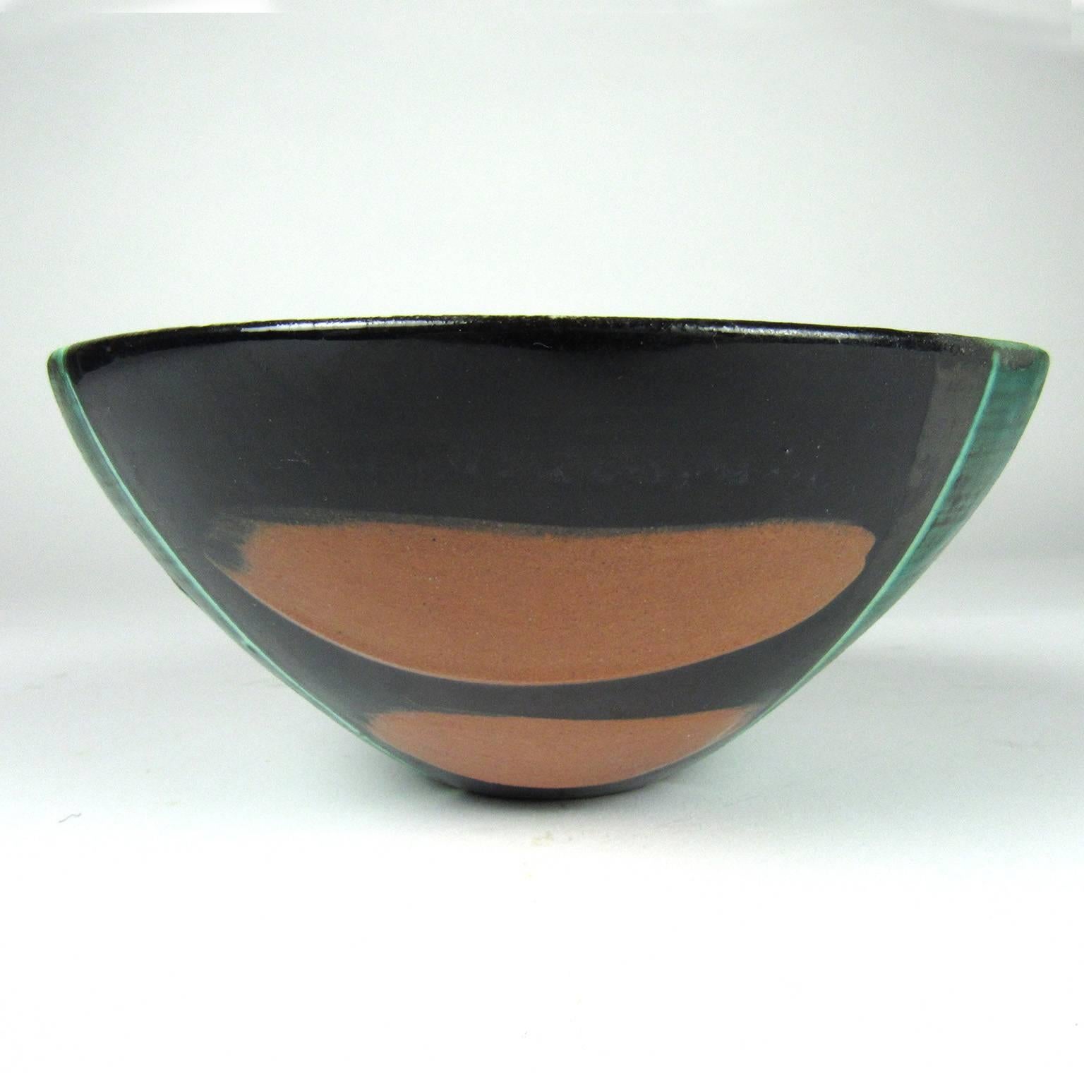 Visage Ceramic Bowl - Gray Figurative Sculpture by Pablo Picasso