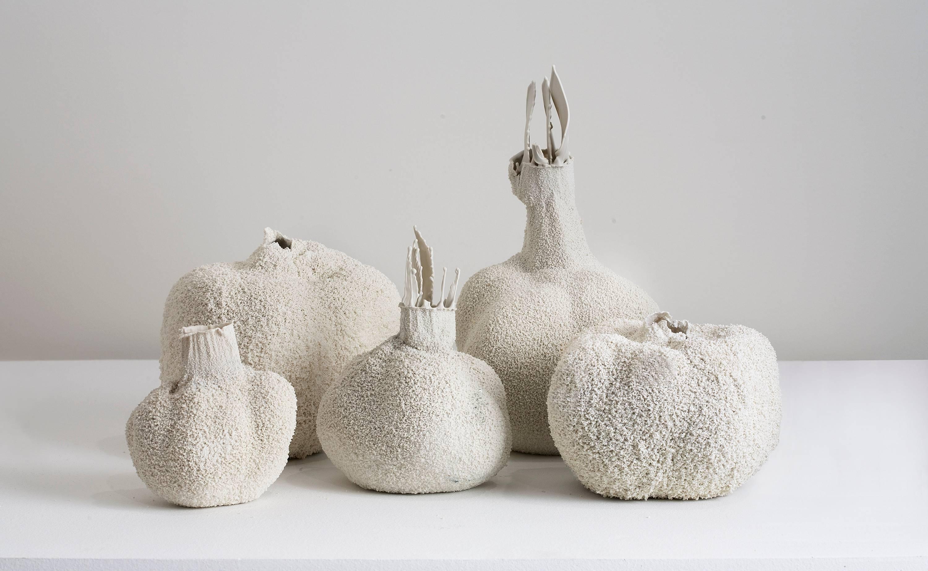 White 5, small porcelain vase by Michal Fargo For Sale 1