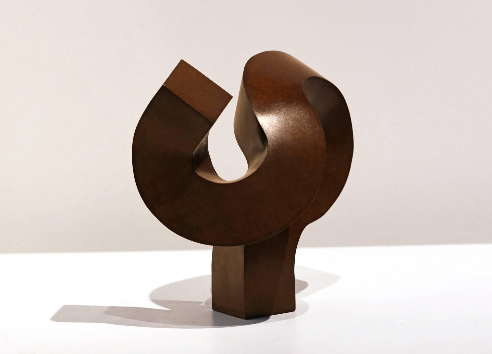 Delaunay's Dilemma - Contemporary Sculpture by Clement Meadmore