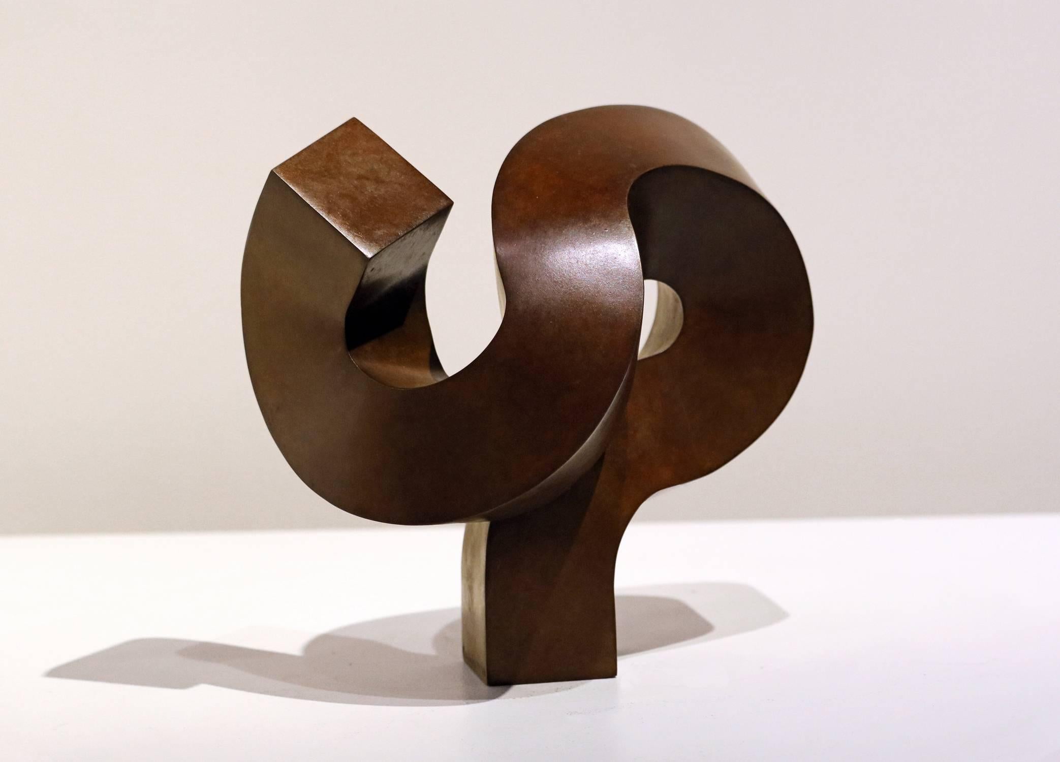 Delaunay's Dilemma - Sculpture by Clement Meadmore