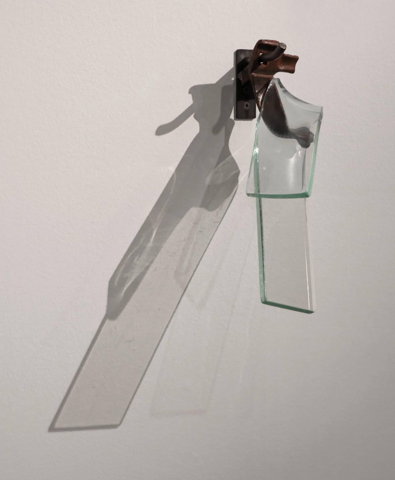 Fragment aus gefaltetem Fragment – Sculpture von Mary Shaffer