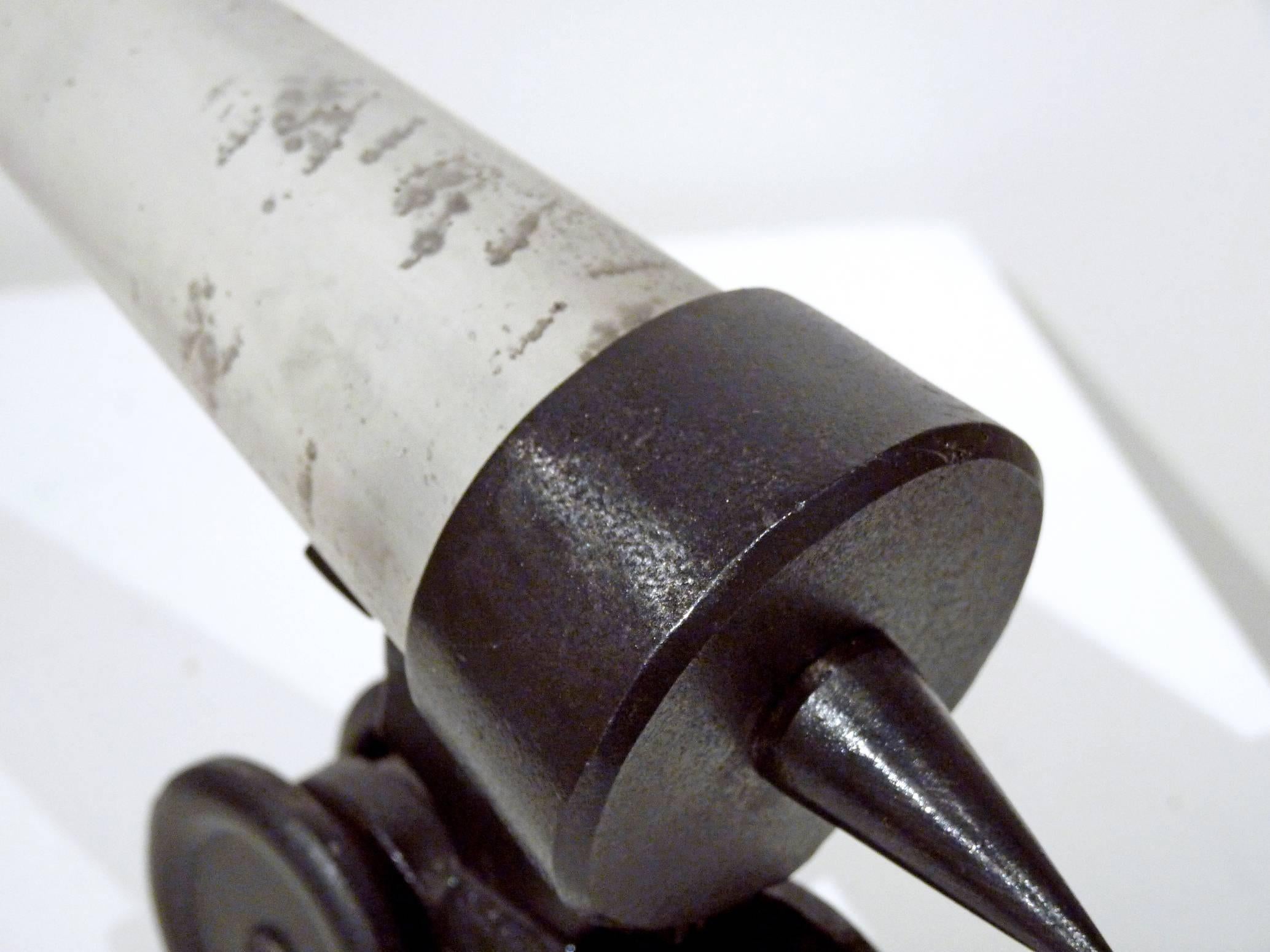 Snoopy – aus der Wartoys-Serie (Grau), Abstract Sculpture, von Bella Feldman
