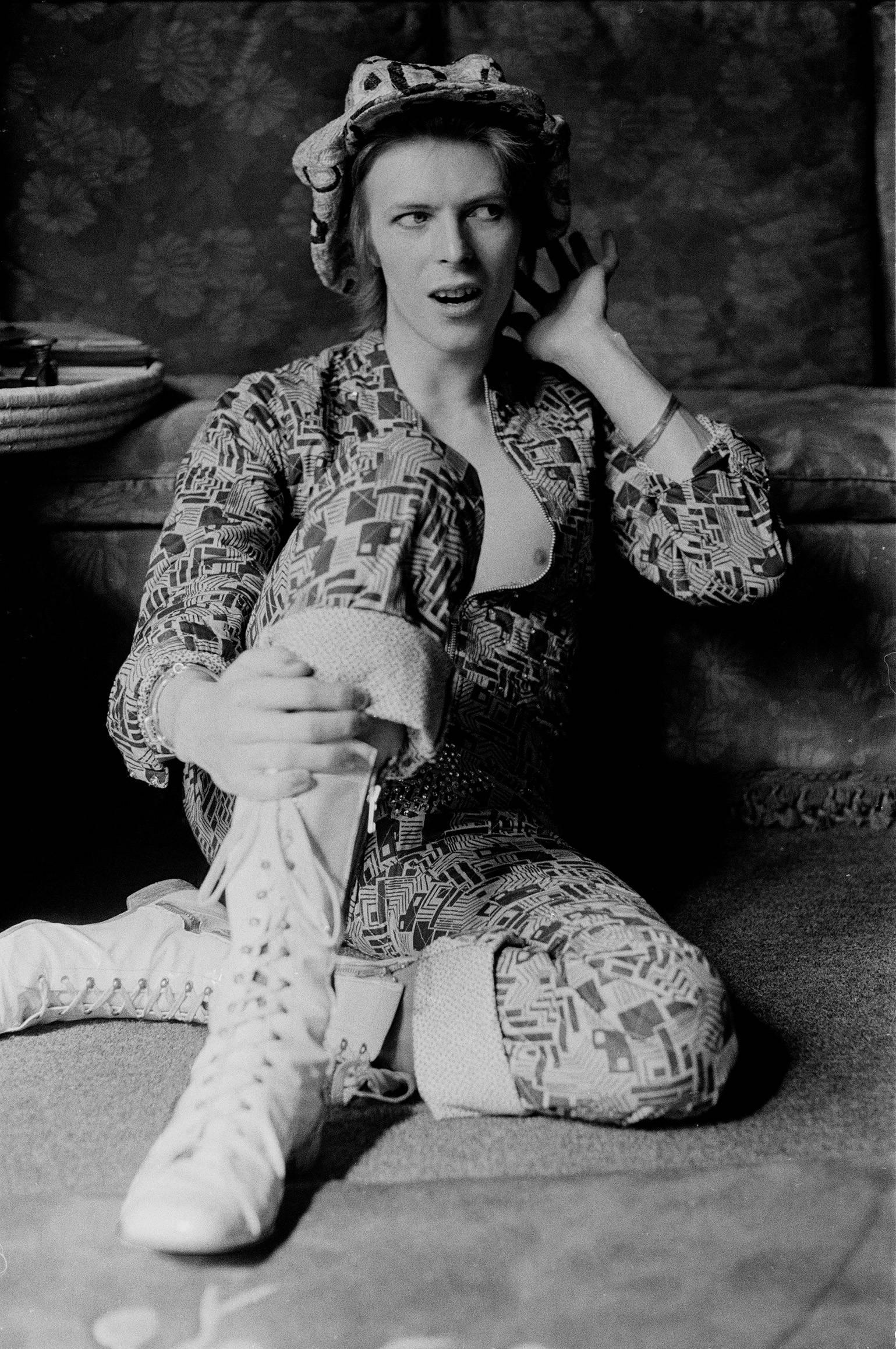 Michael Putland Black and White Photograph - David Bowie, Beckenham 1972