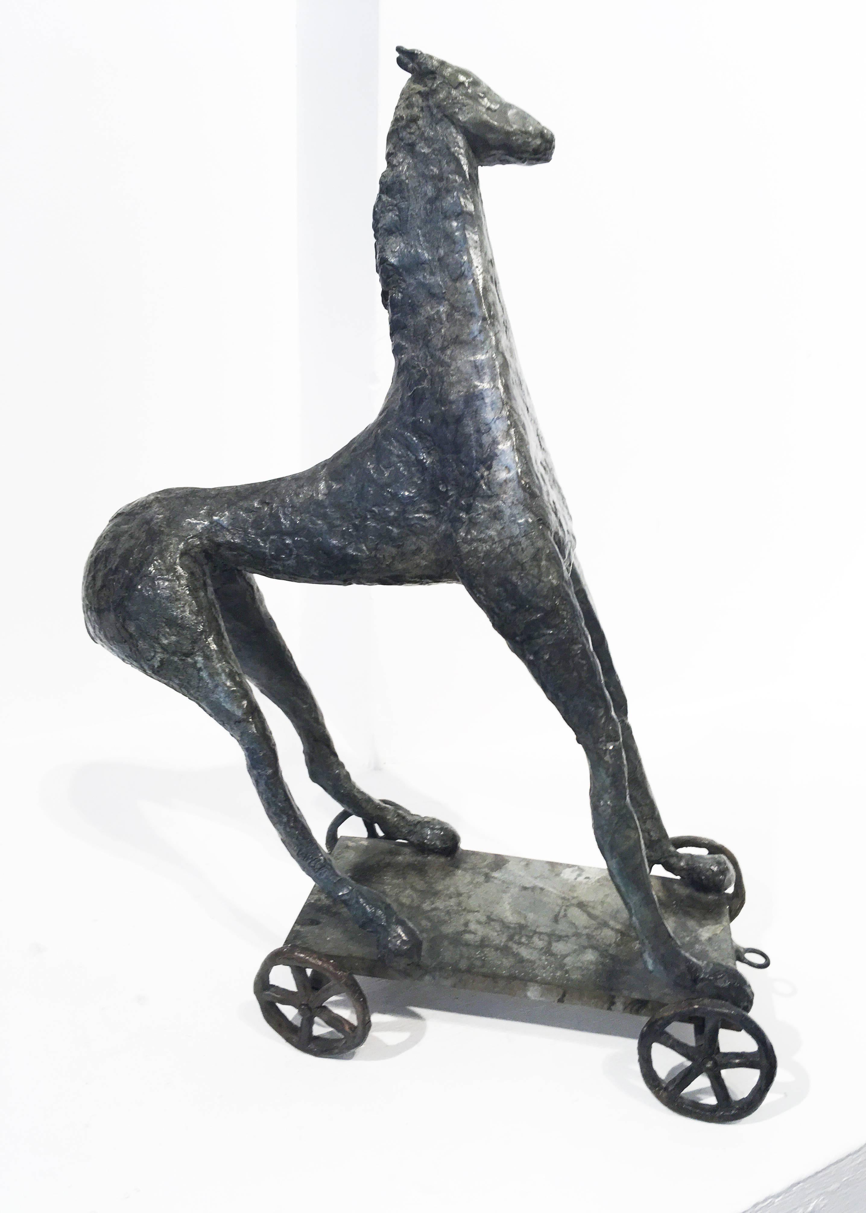 Sculpture contemporaine en bronze représentant un cheval figuratif de style Défault grec  en vente 3