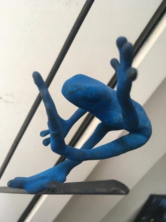 Dardo II - contemporary standing frog sculpture bronze patina and iron