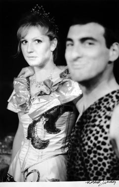 Maskenball, Frankreich, Klassische Schwarz-Weiß-Fotografie, Porträt eines Paares