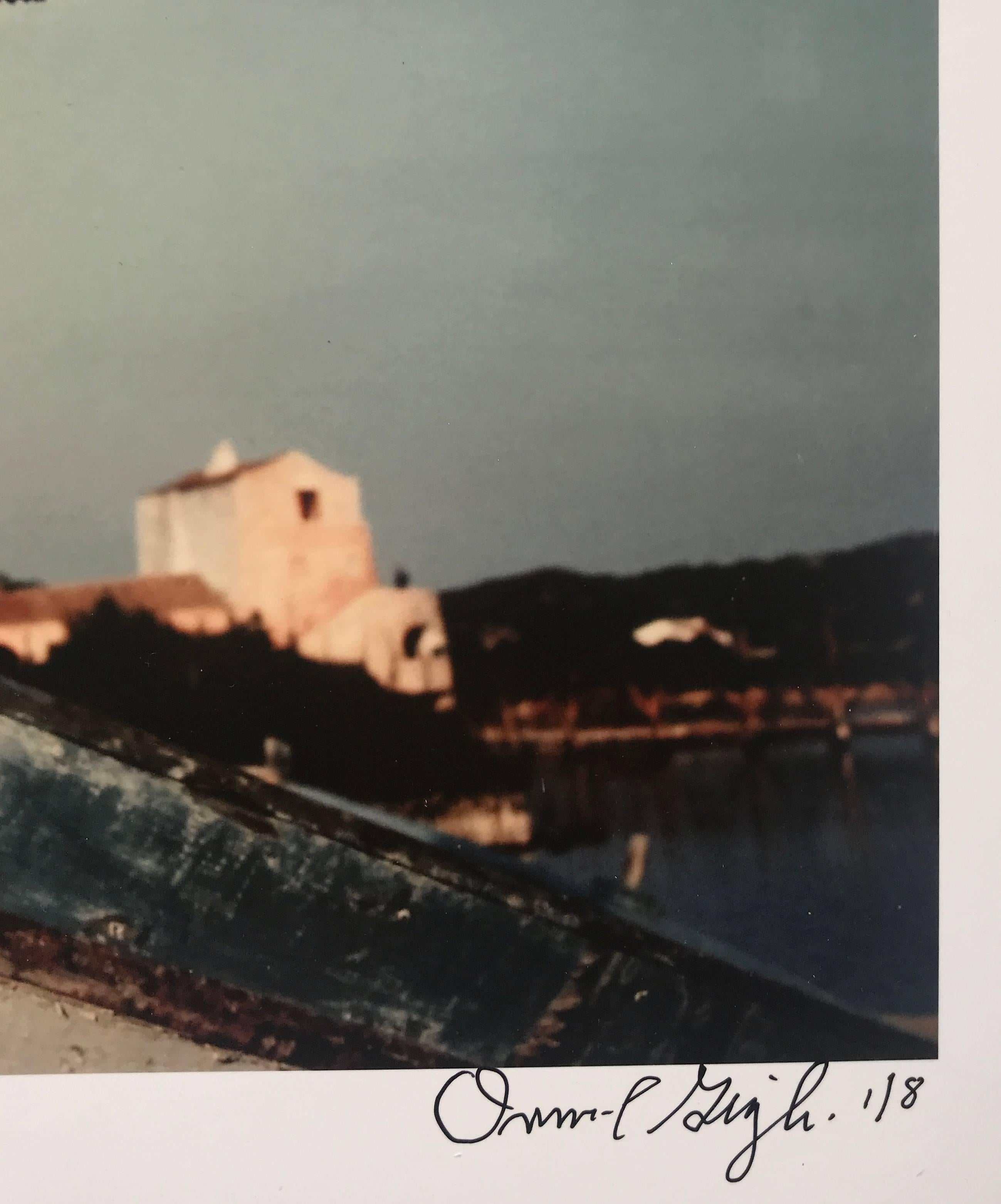 Sardinien, Italien, zeitgenössische Farbmodefotografie 1960er Jahre (Zeitgenössisch), Photograph, von Ormond Gigli