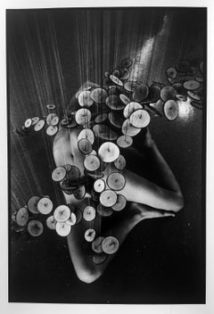 Nudo femminile, Fotografia di ritratto in bianco e nero, Kate #3 di Leonard Freed