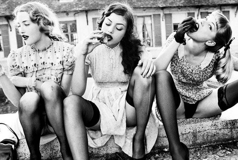 Ellen von Unwerth Black and White Photograph - Peaches, Rouilly le Bas