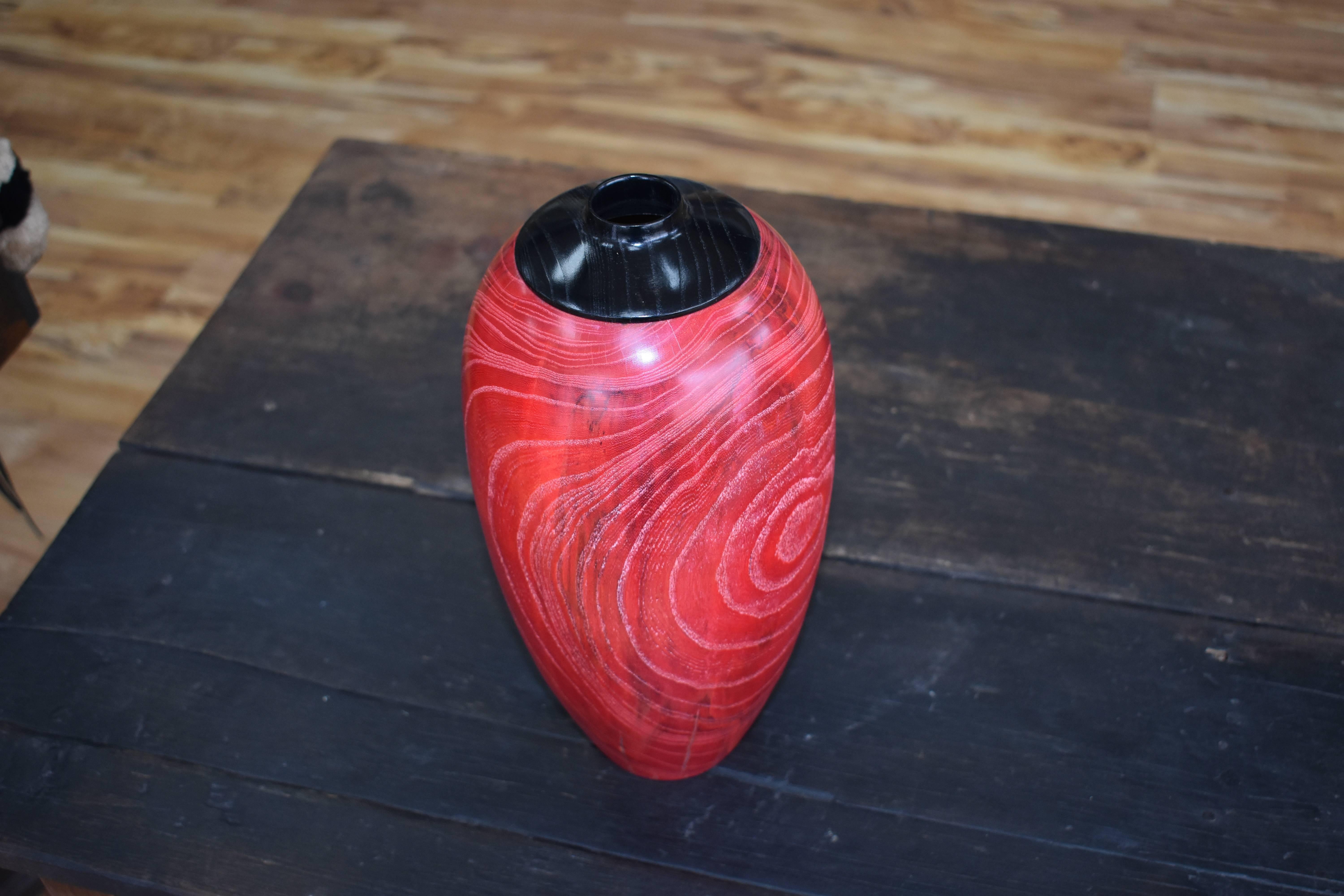 Jarrón grande de madera torneada de almez.  Torneado y Teñido.  Maestro Tornero Wood Wood Carmie en venta 1