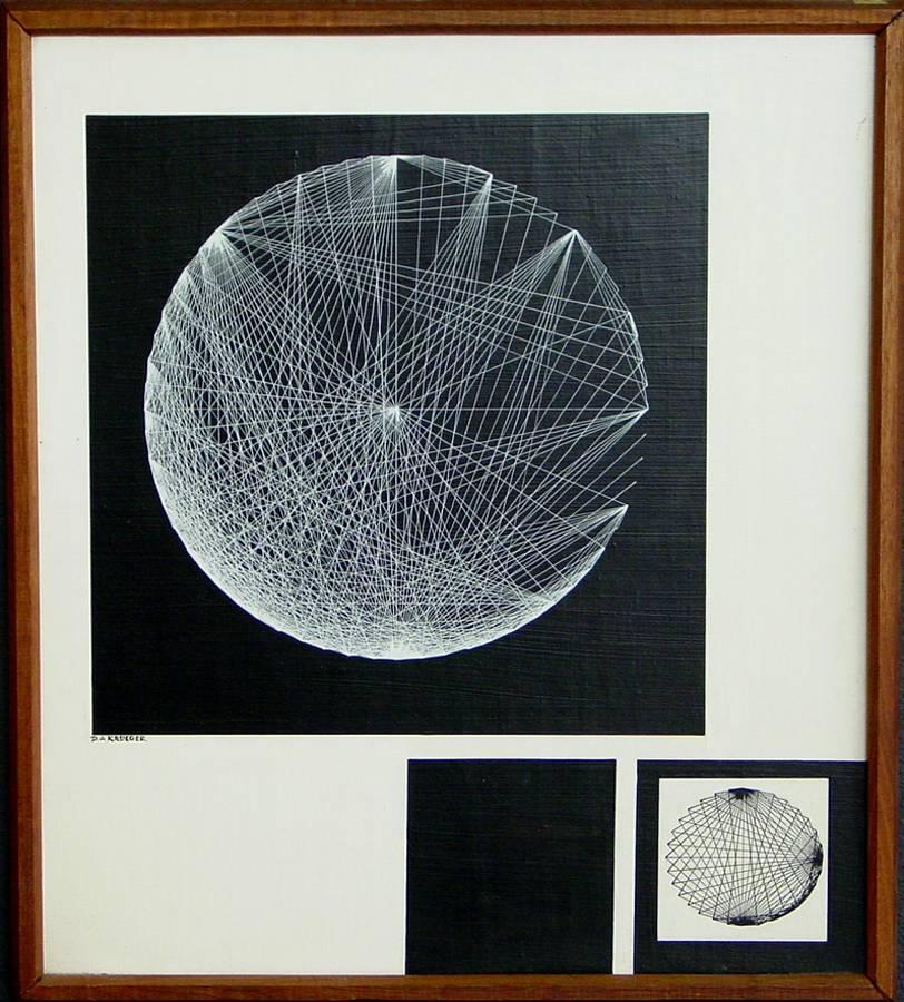 « Genesis II with Squares » (Genesis II avec carrés)    Noir et blanc uniquement.  Moderne
