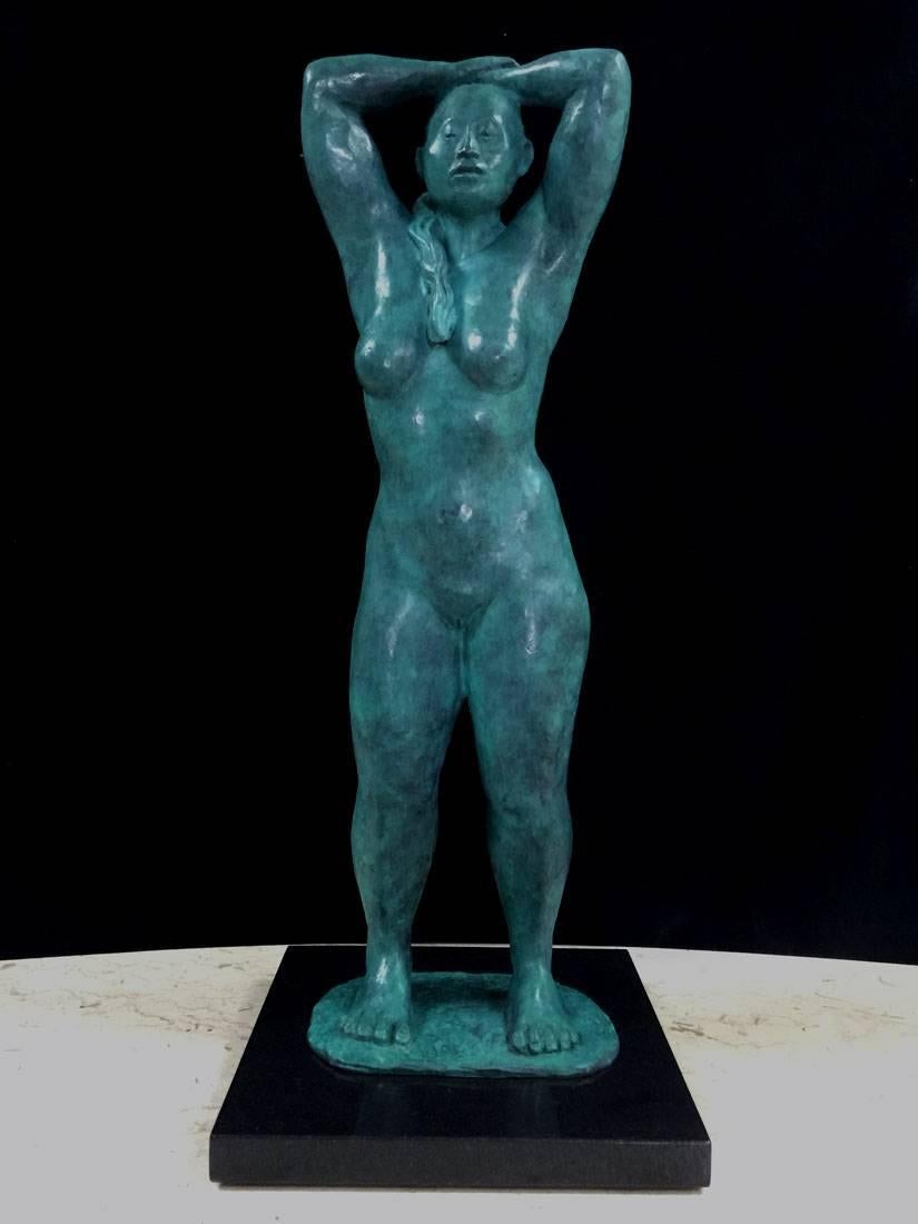 Alberto Saucedo Nude Sculpture – „“Der Badende“  Bronzefarbener mexikanischer Badewanner in Nackt
