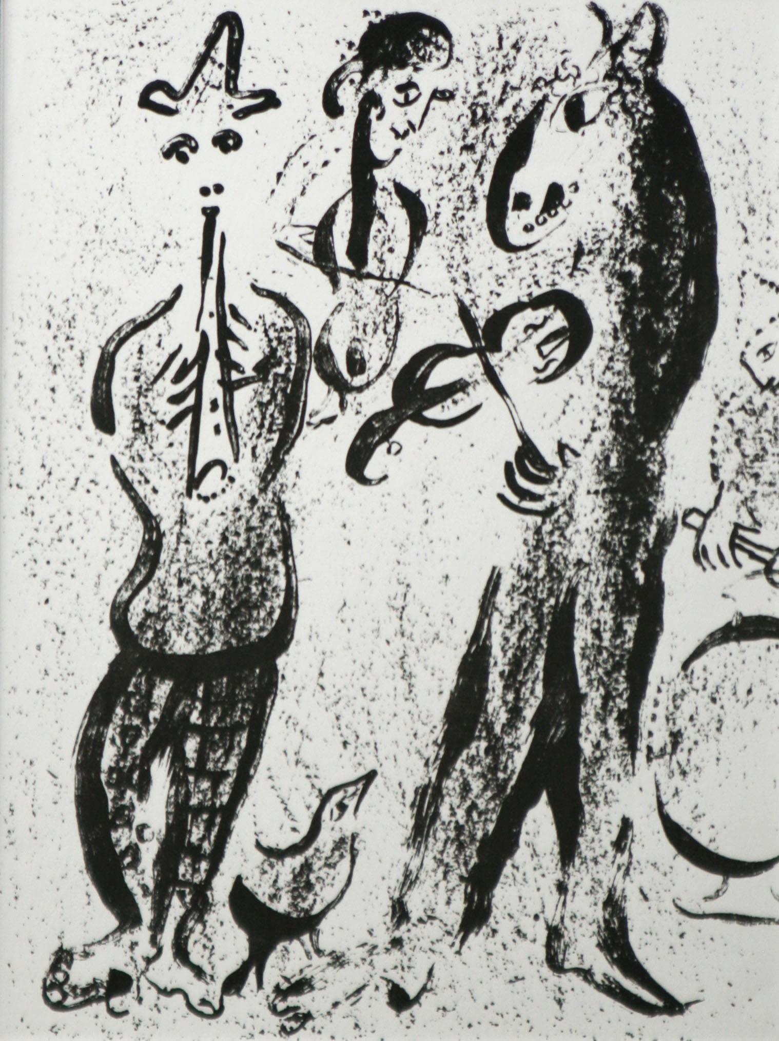 Marc Chagall Figurative Print - Itinerant Musicians Chagall original lithograph printed by Mourlot 1963
