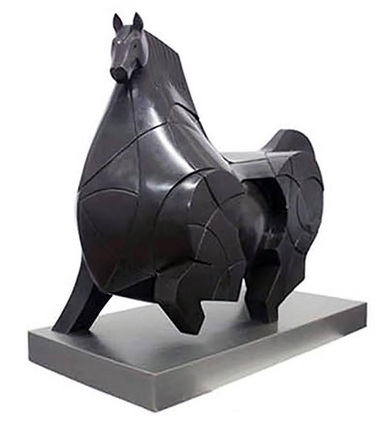 Alberto Garcia Nava
Sculptor
Alberto Garcia, was born in Mexico City, in 1967. He started his artistic activities in 1987, he is a self-taught sculptor, who has based his career, his passionate vocation for sculpture, a conviction of constant