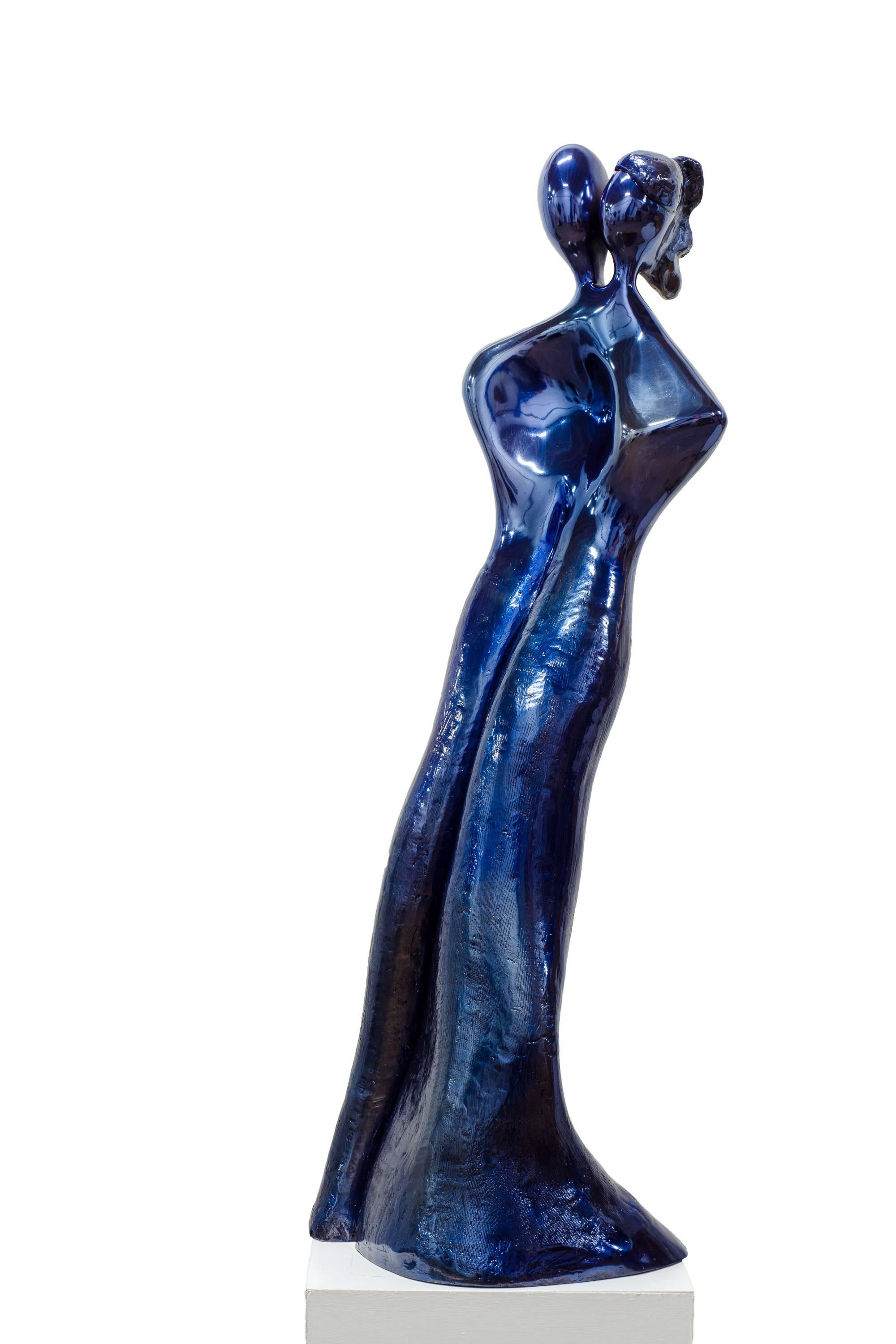 Beatriz Gerenstein Figurative Sculpture - Soulmates #1 (in Blue). When In love, their souls and bodies fuse into just one.