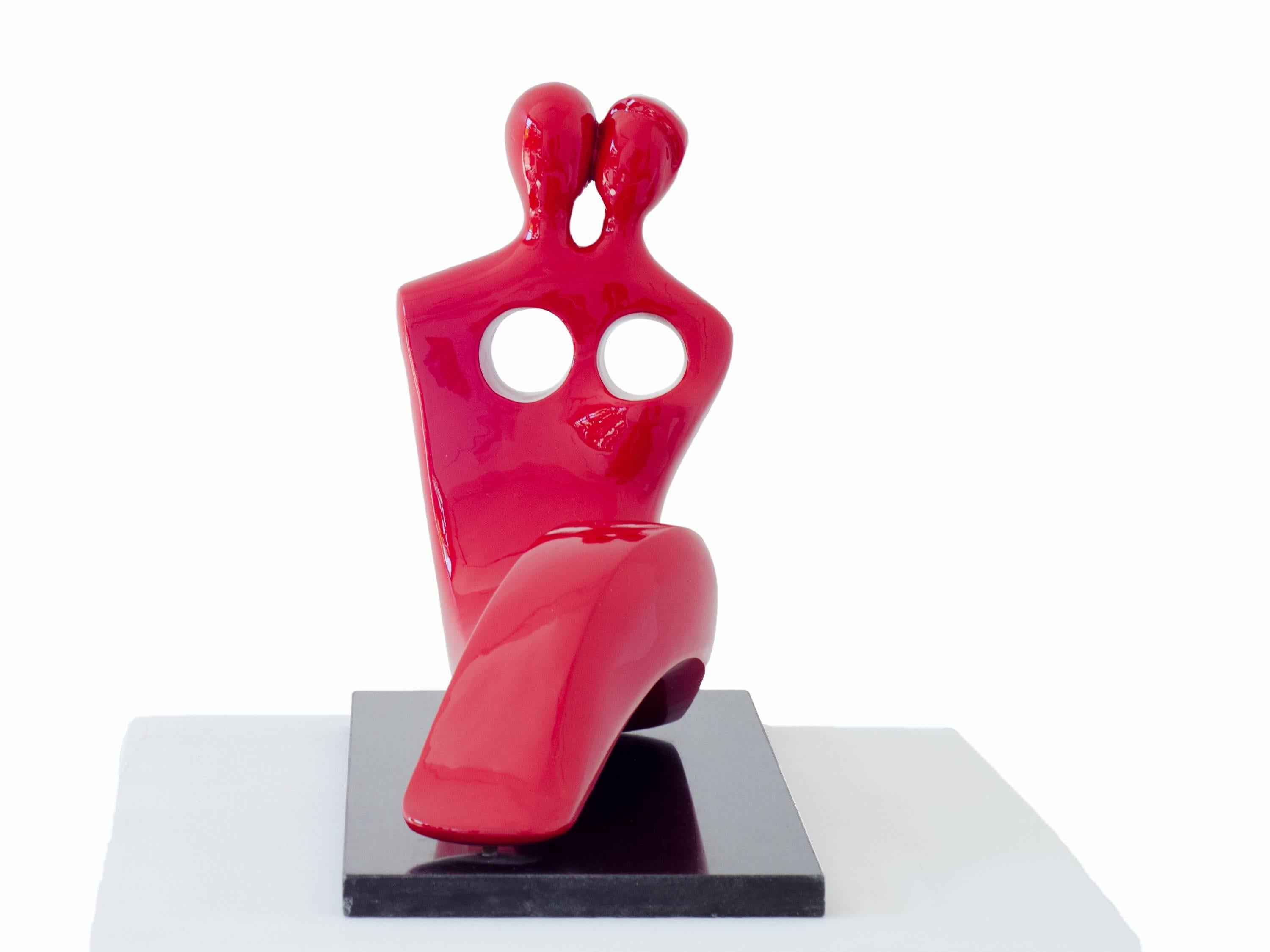 Soul Mates #3 (in red). When in love, their souls and bodies fuse into just one. - Sculpture by Beatriz Gerenstein