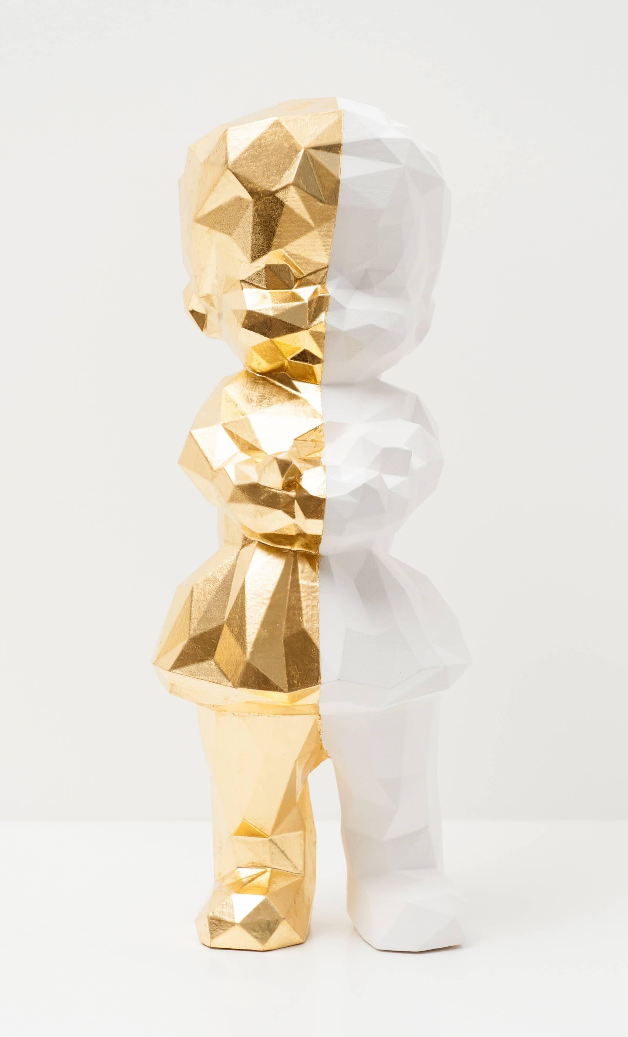 Mo Cornelisse Figurative Sculpture - Lost Toy Girl