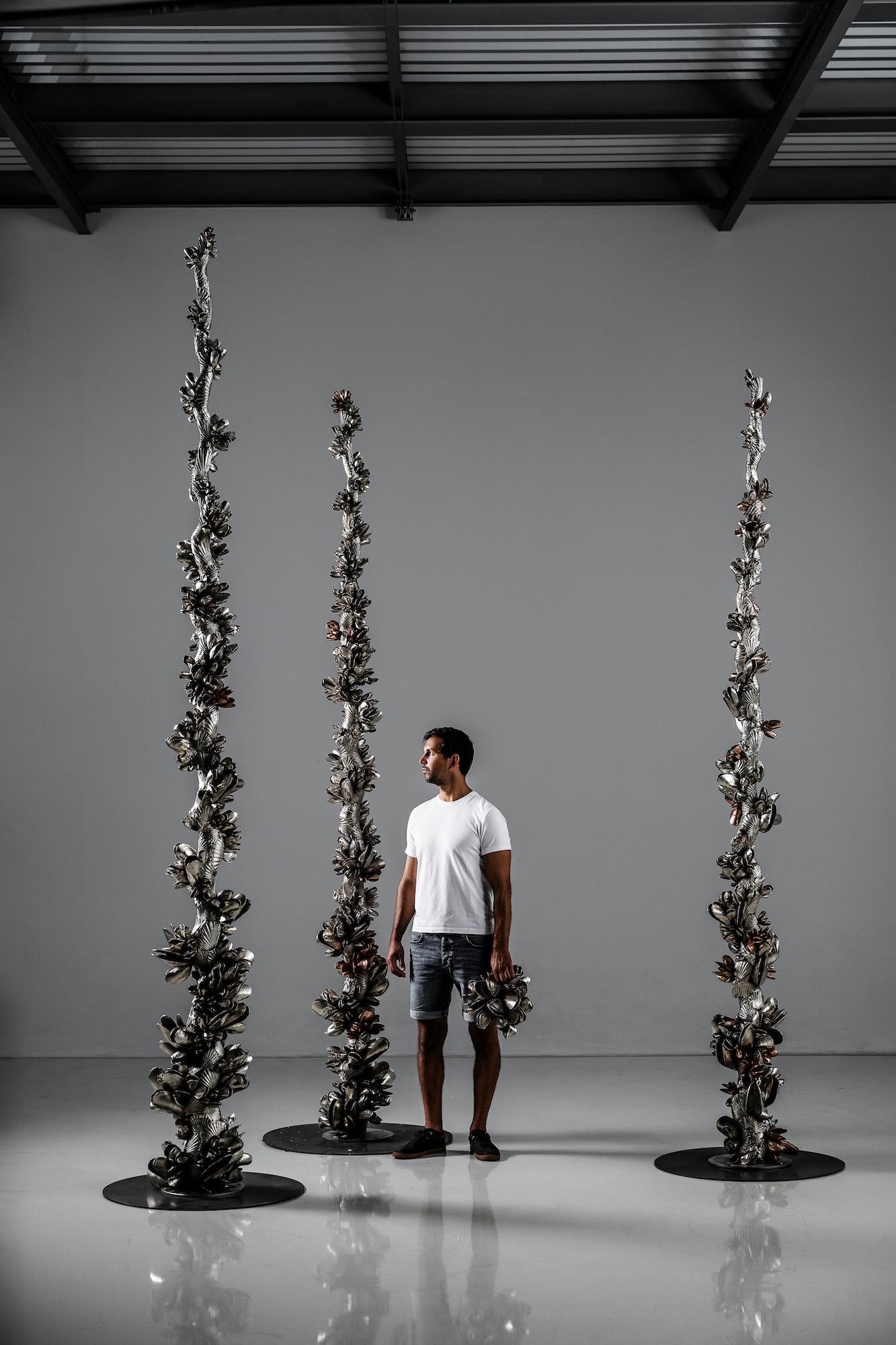 Instant Moules II by Ondřej Oliva - Large sculpture, column totem, mollusc shell For Sale 7