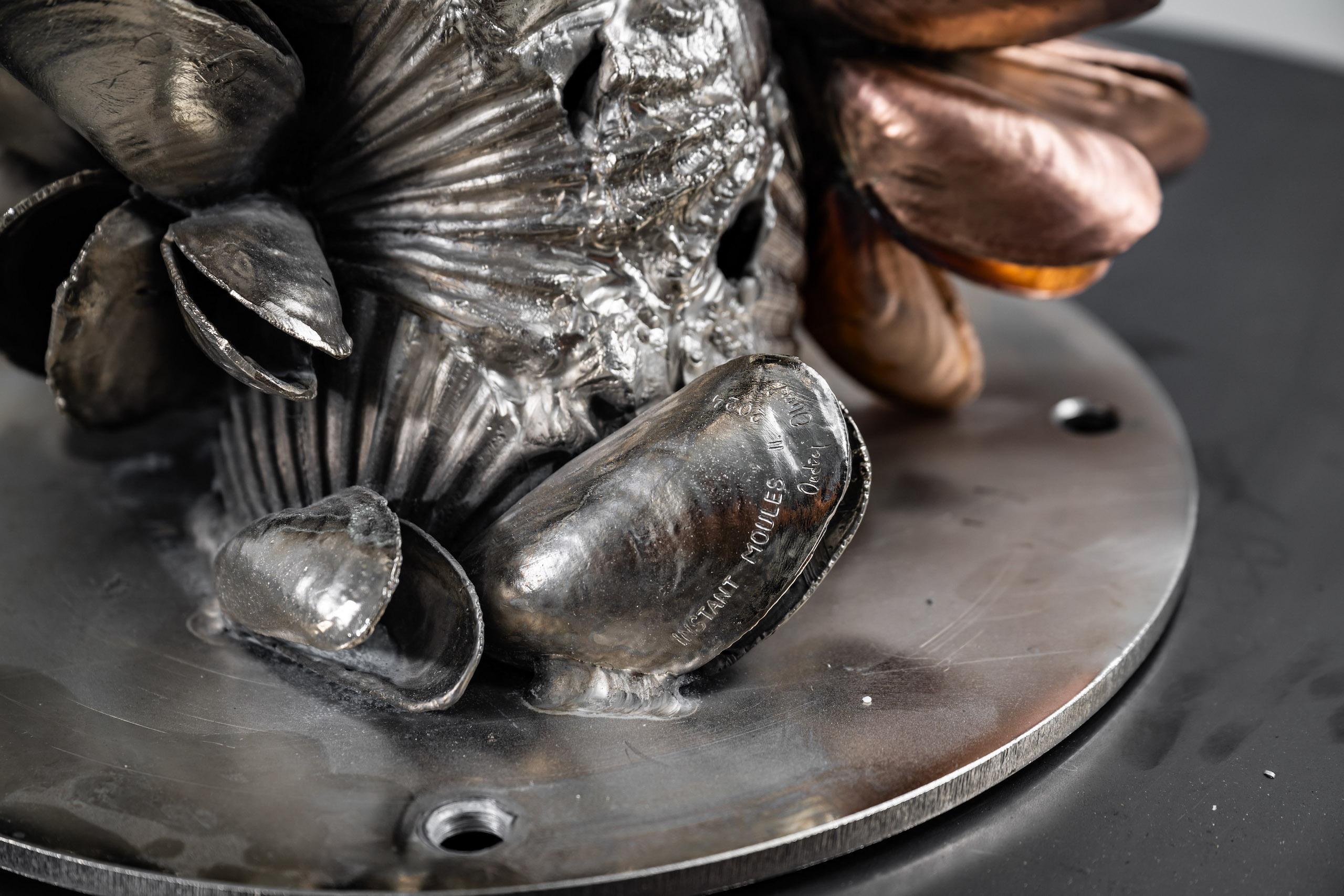Instant Moules II by Ondřej Oliva - Large sculpture, column totem, mollusc shell For Sale 10