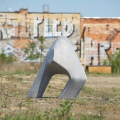 Torso II di Pavlína Kvita - Scultura contemporanea in cemento, figura futuristica