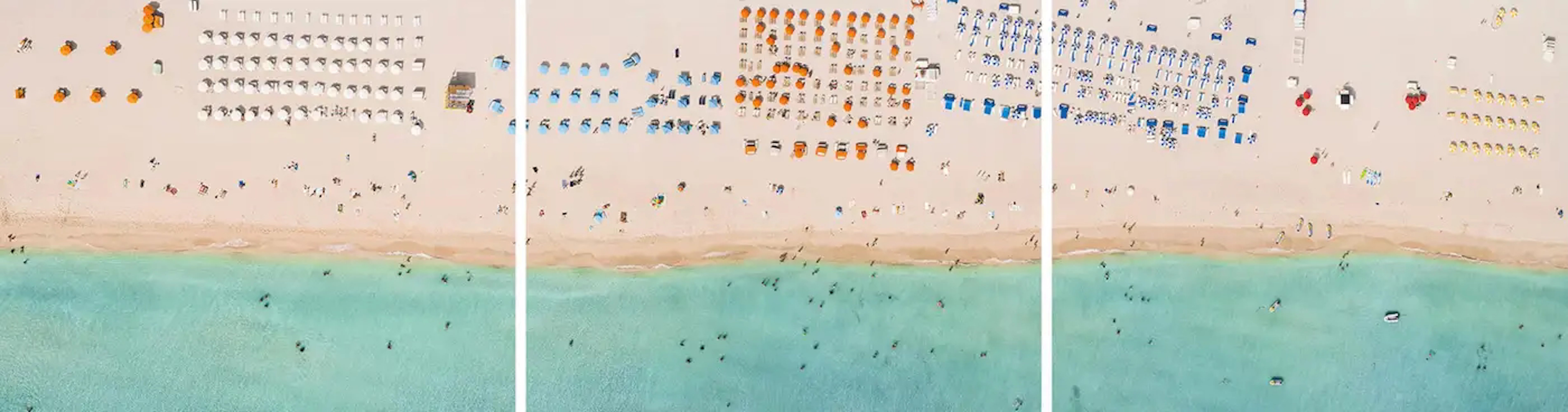 Miami II 001 de Bernhard Lang - Fotografía aérea abstracta, playa, tríptico