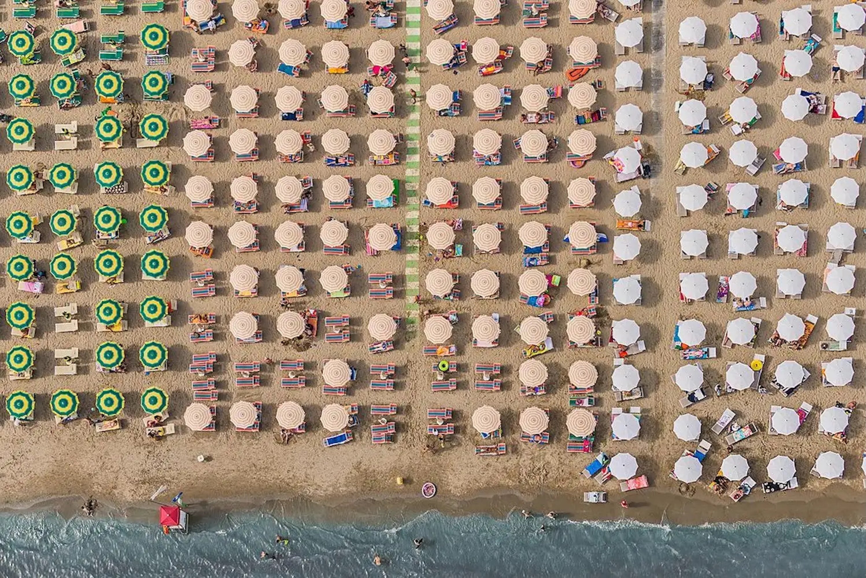 Adria 13 de Bernhard Lang - Fotografía aérea abstracta, costa adriática de Italia