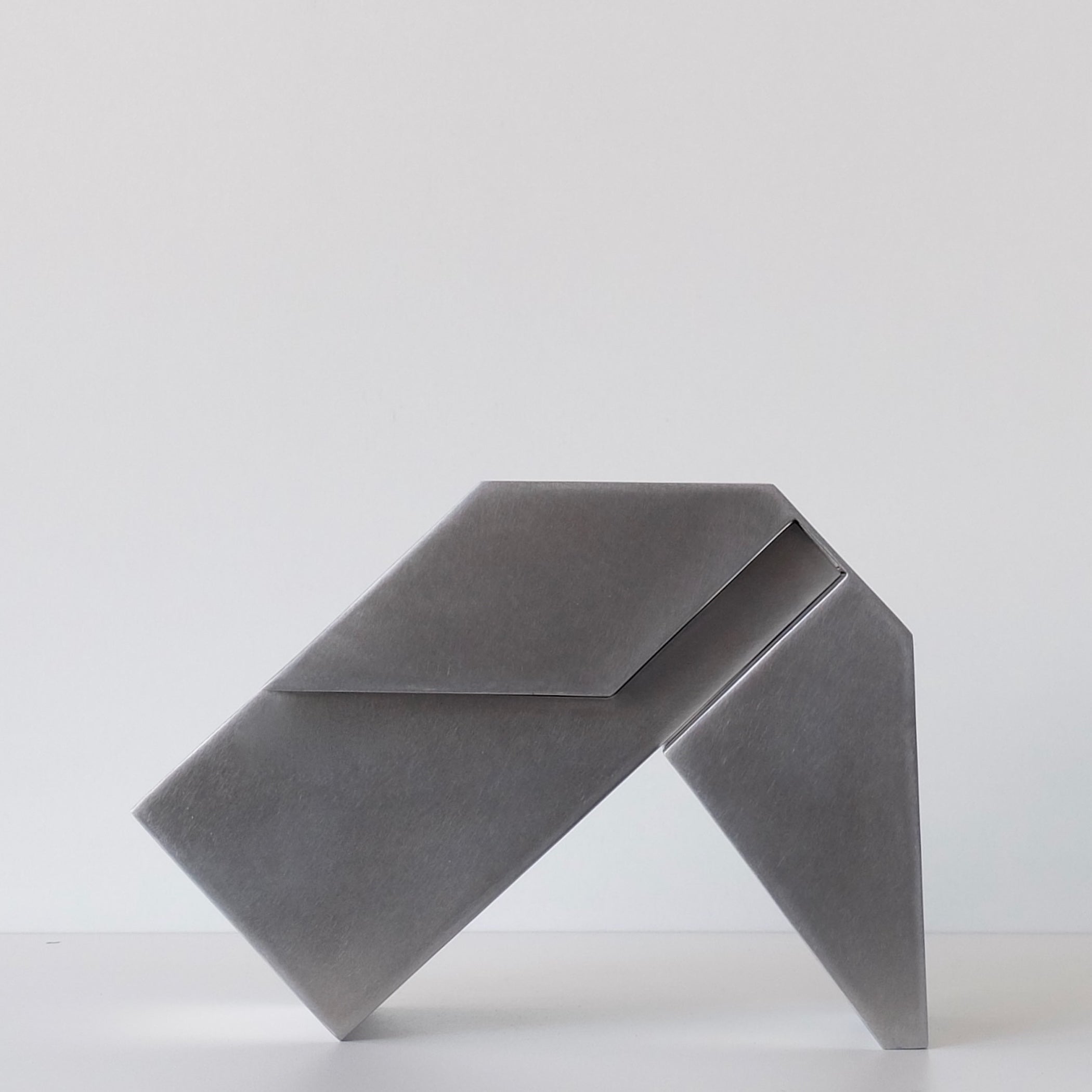 Agitation évolution inox (2024) by Julien Guarneri
Stainless steel sculpture, 22 × 32 × 12 cm / 8.7 × 12.6 × 4.7 in. (Can be produced on a monumental scale - contact us for further information).
The distinctive quality of this sculpture lies in its