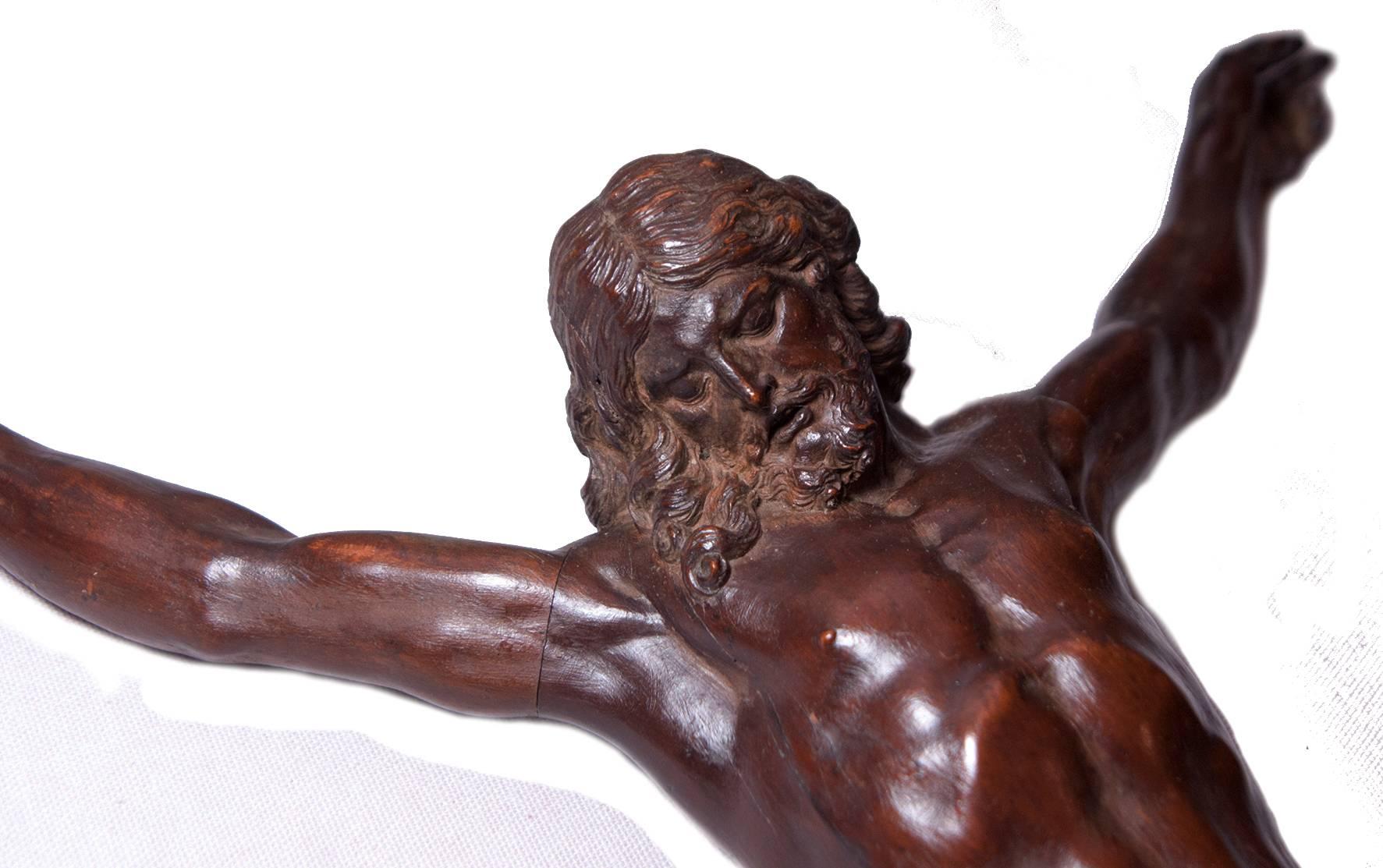 Large fruitwood Christ corpus, early 18th century - Sculpture by Unknown