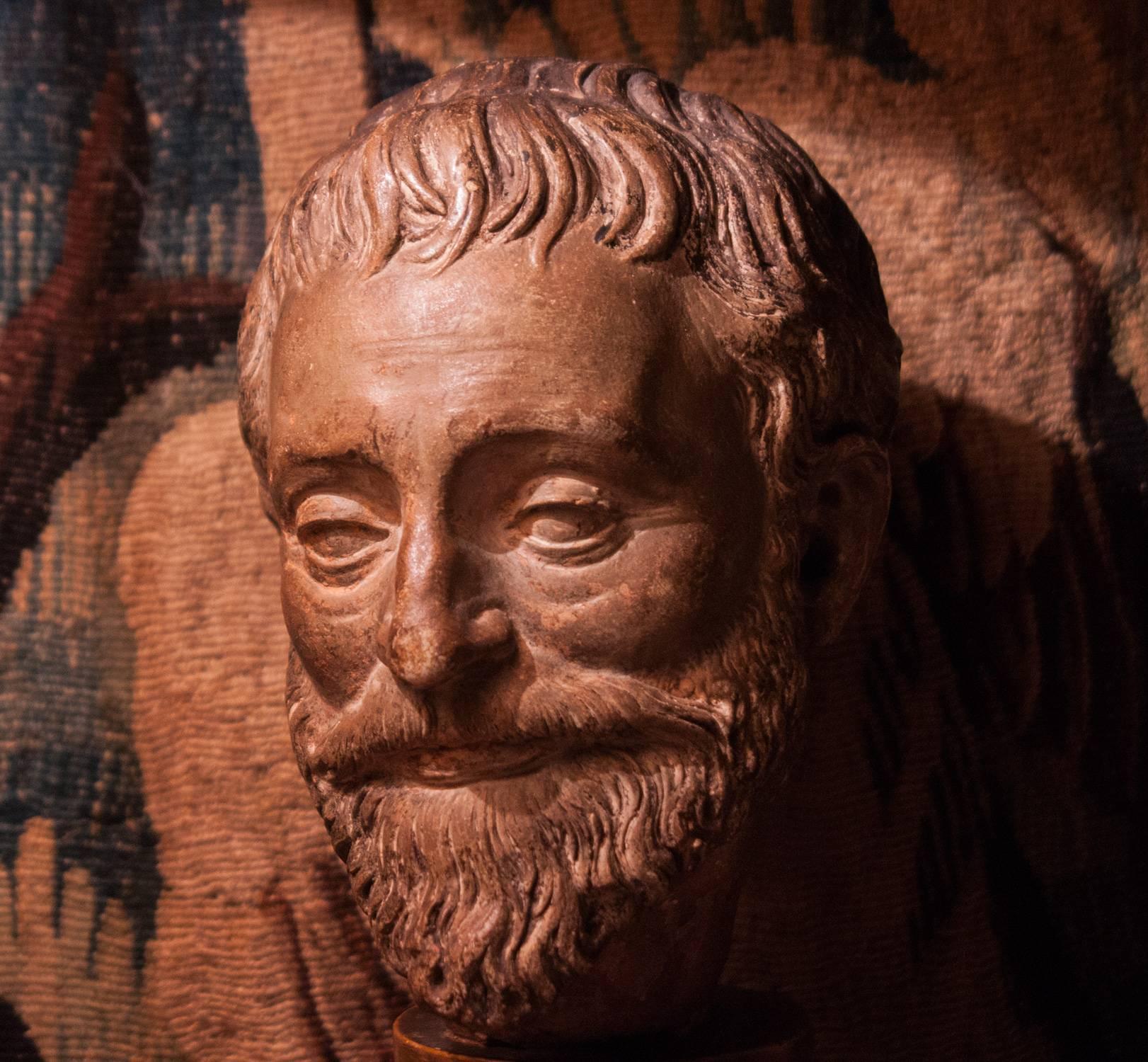 Terracotta head of a bearded man, French school circa 1550-1600 For Sale 1