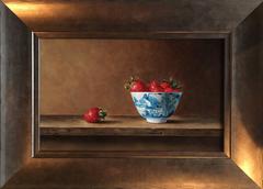 Erdbeerschale in einer chinesischen Schale