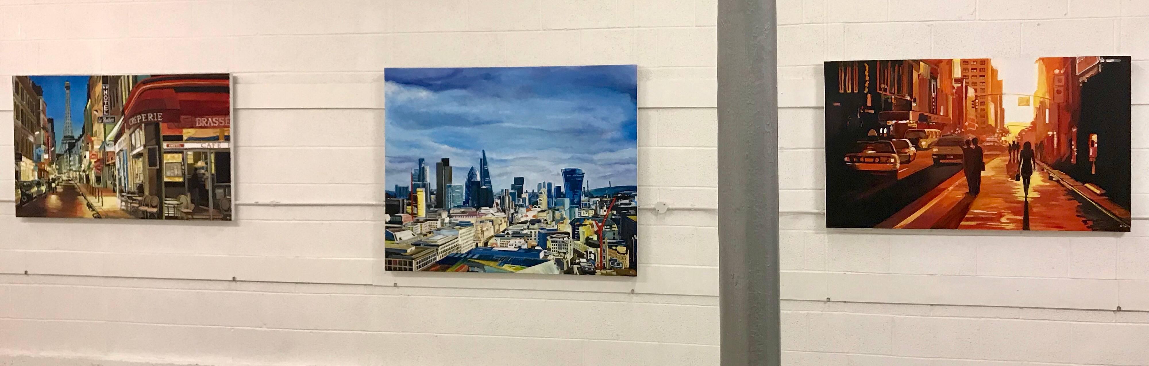 Gemälde Stadt der Londoner Skyline, Gemälde des Sammlers der britischen Stadt (Grau), Landscape Painting, von Angela Wakefield