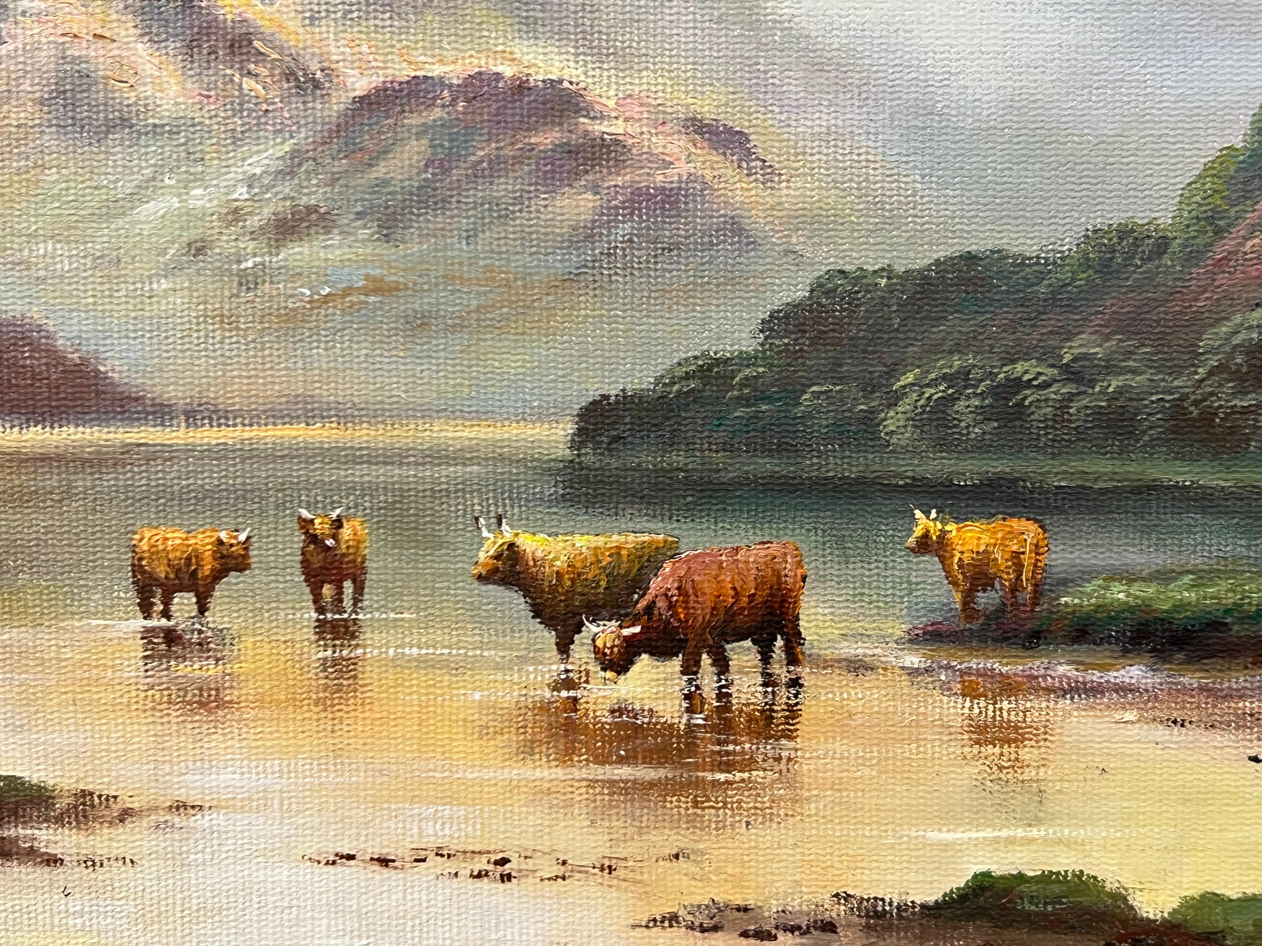 Pintura al óleo de vacas de las Tierras Altas en un lago de Escocia por un artista británico del siglo XX en venta 11