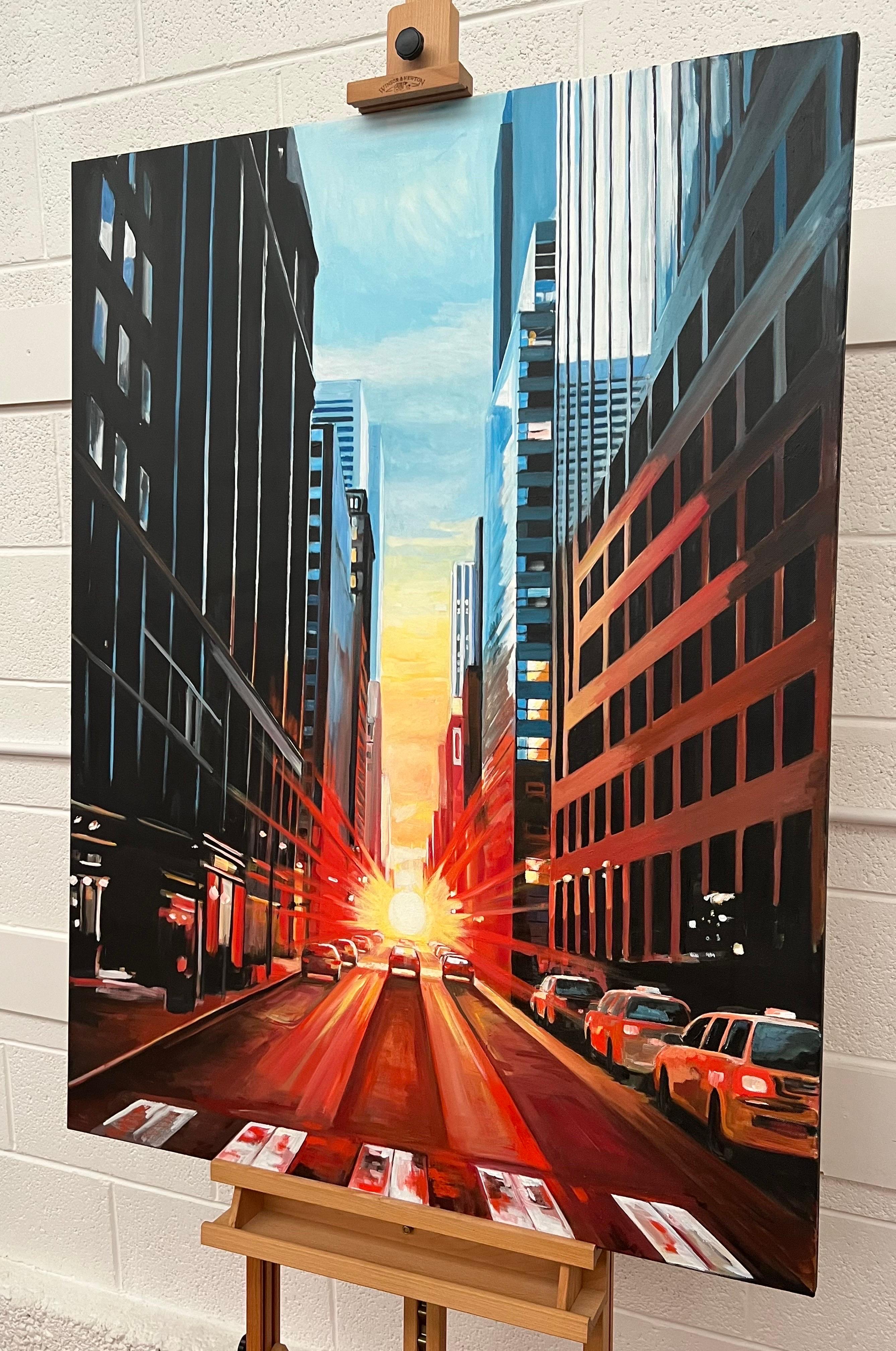 Manhattan Henge New York City Dramatic Sunset par l'artiste britannique de paysage urbain - Noir Landscape Painting par Angela Wakefield