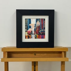 Art miniature de personnages traversant la route à Radio City New York avec des nuages de fumée